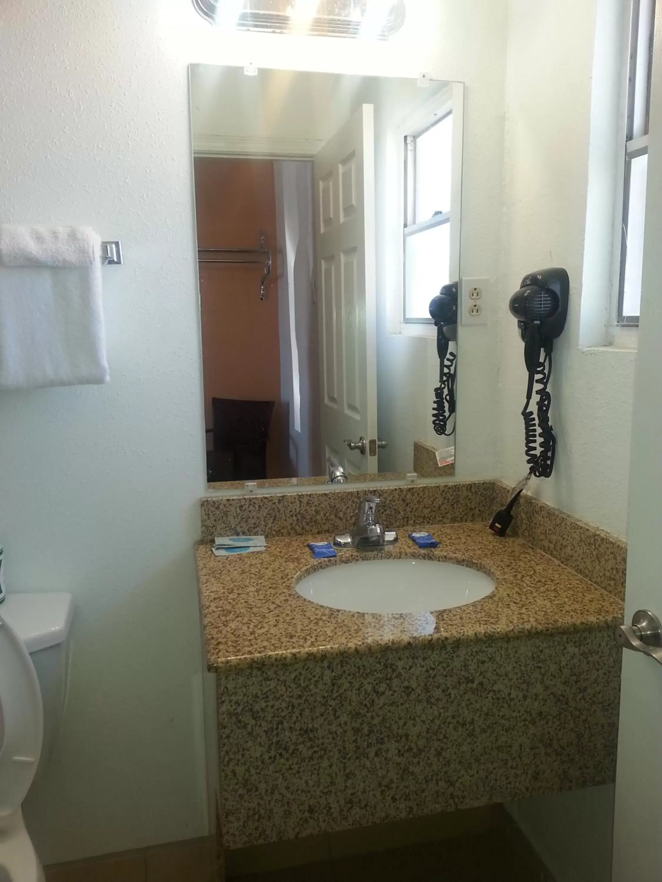 Photo of the whole room, Bathroom in Budget Inn