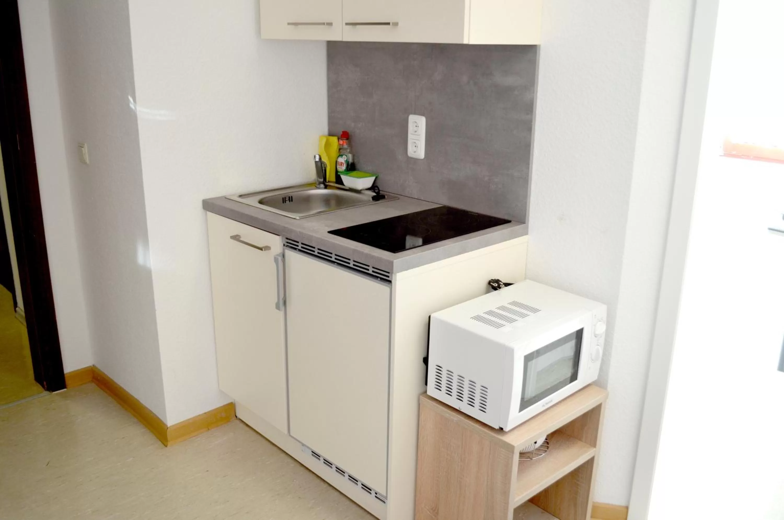 Kitchen or kitchenette in Hana Aparthotel