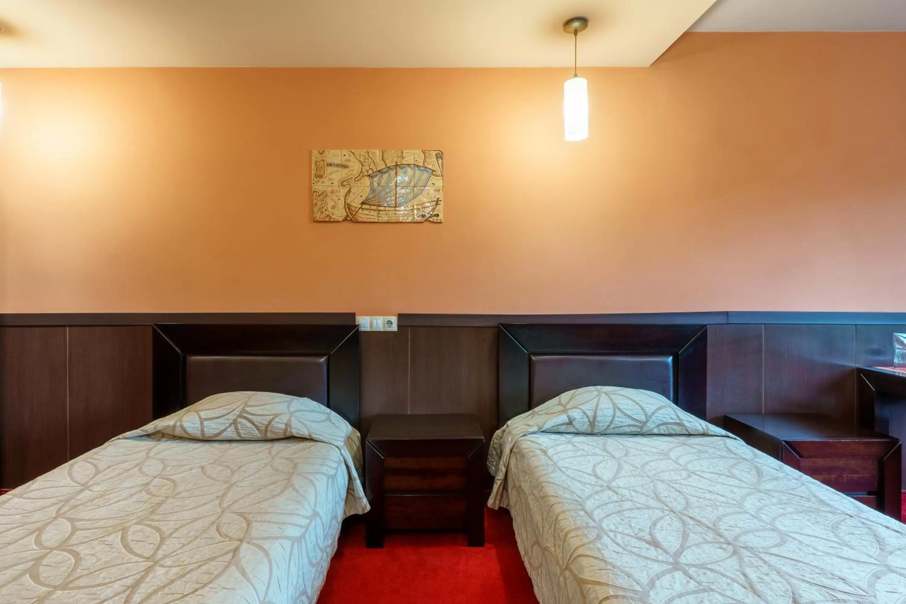 Bed in Hotel Ego - Free Parking - Top Central Location