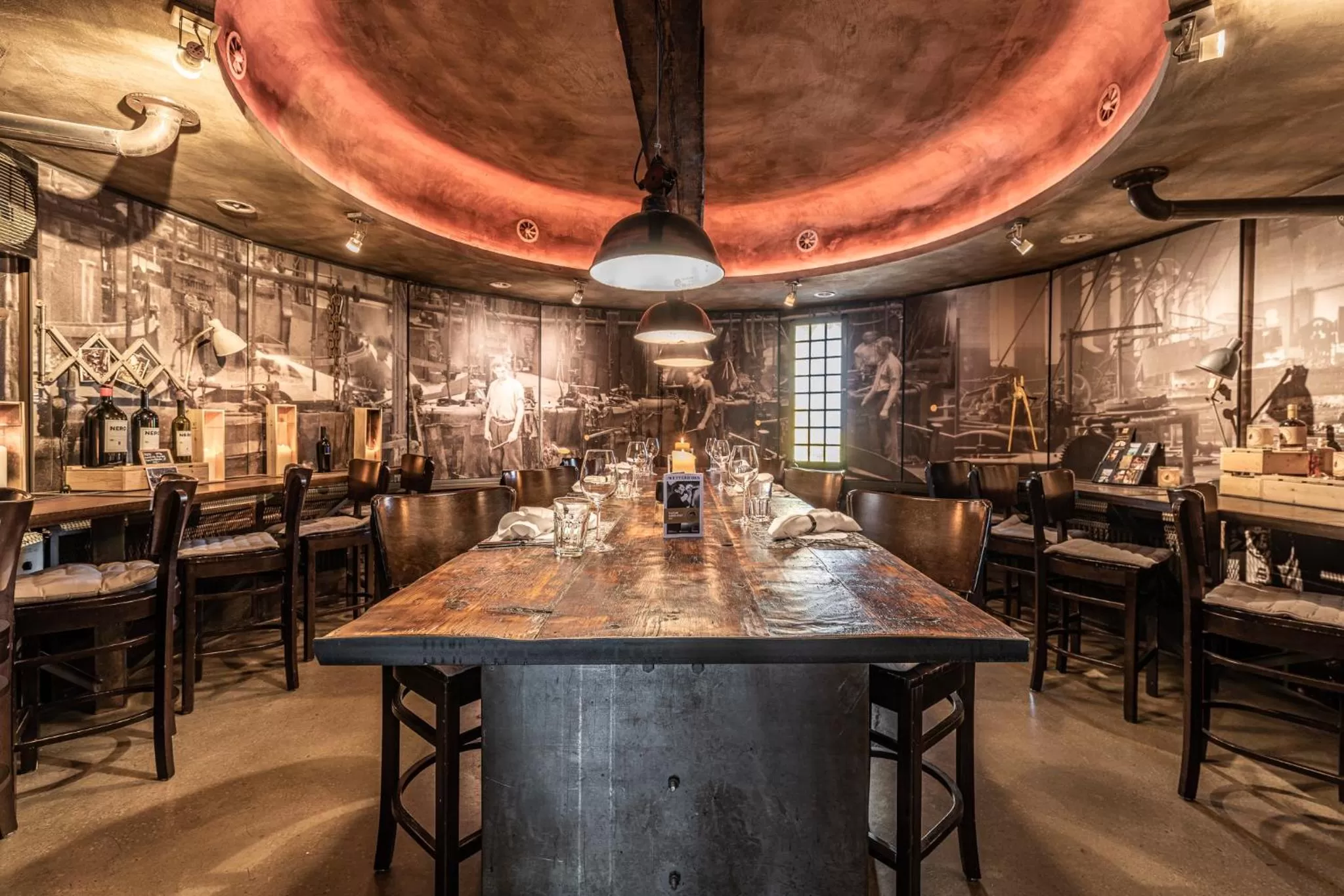 Restaurant/places to eat in feRUS Hotel