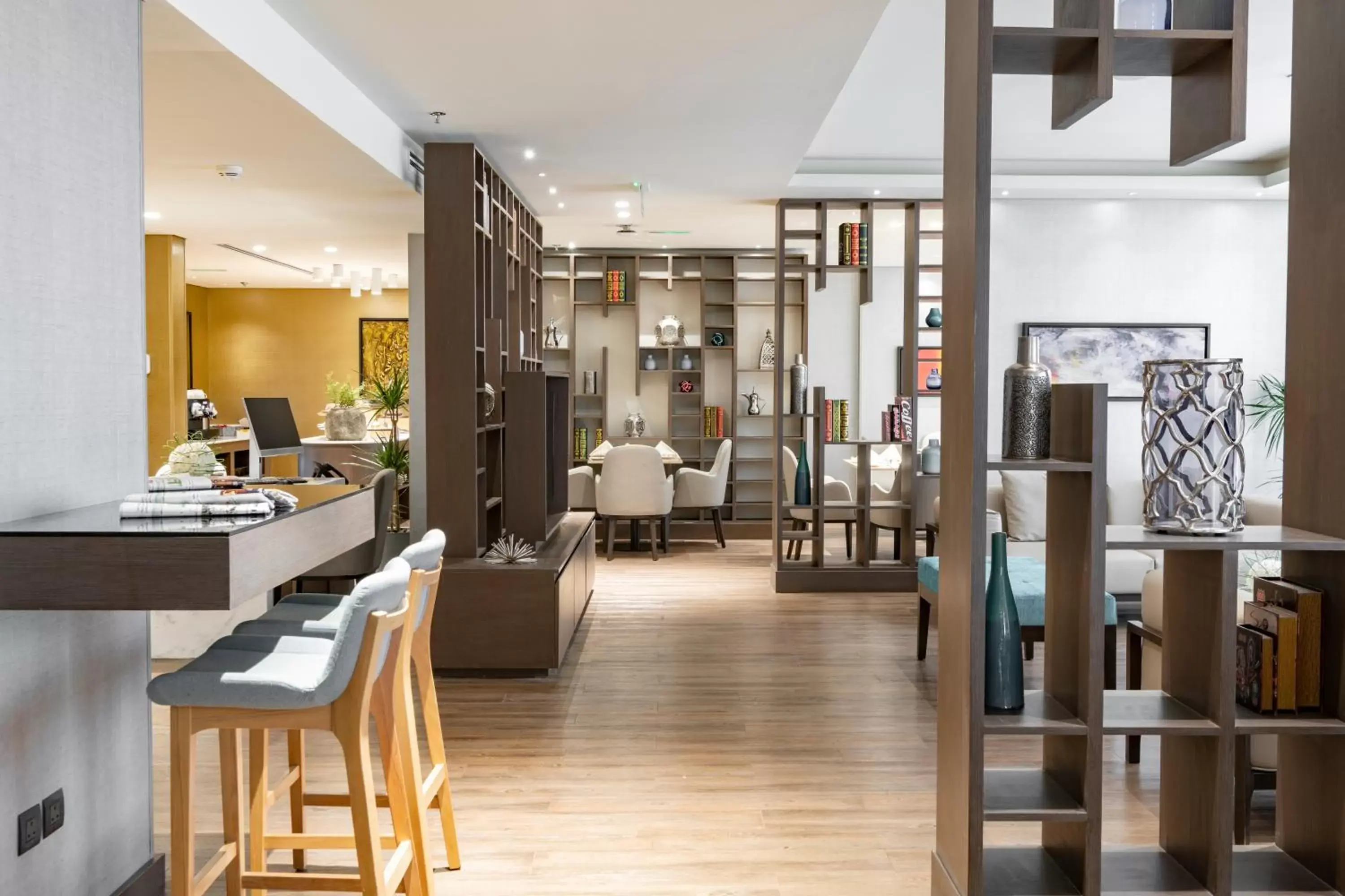 Lounge or bar, Restaurant/Places to Eat in Radisson Blu Hotel, Jeddah Corniche