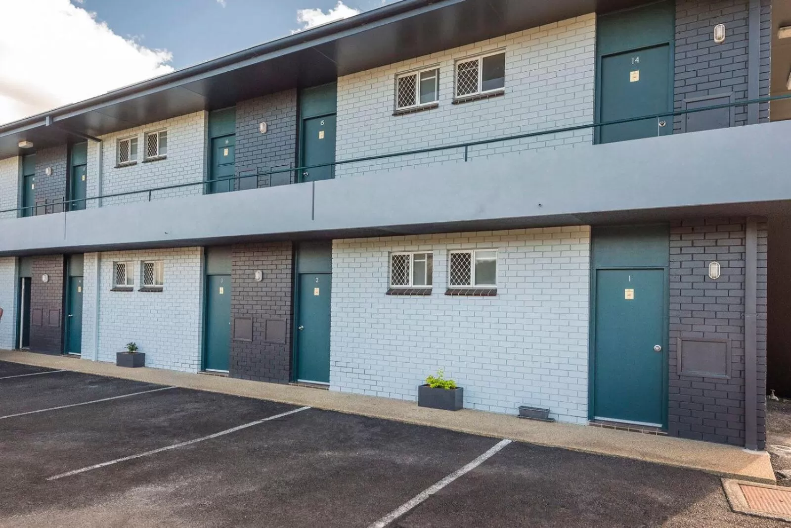 Property building in Comfort Inn All Seasons