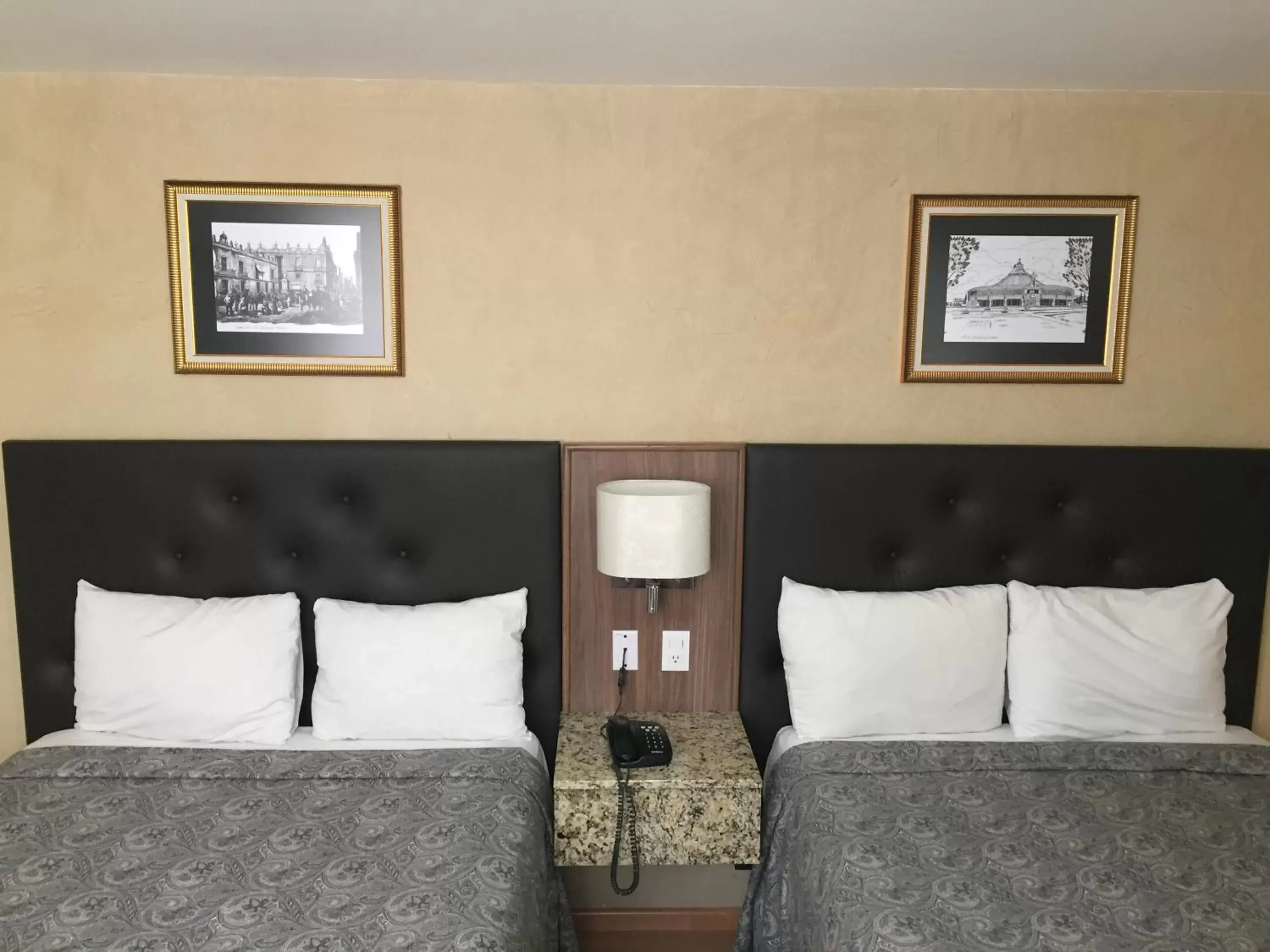 Bedroom in Hotel Castropol