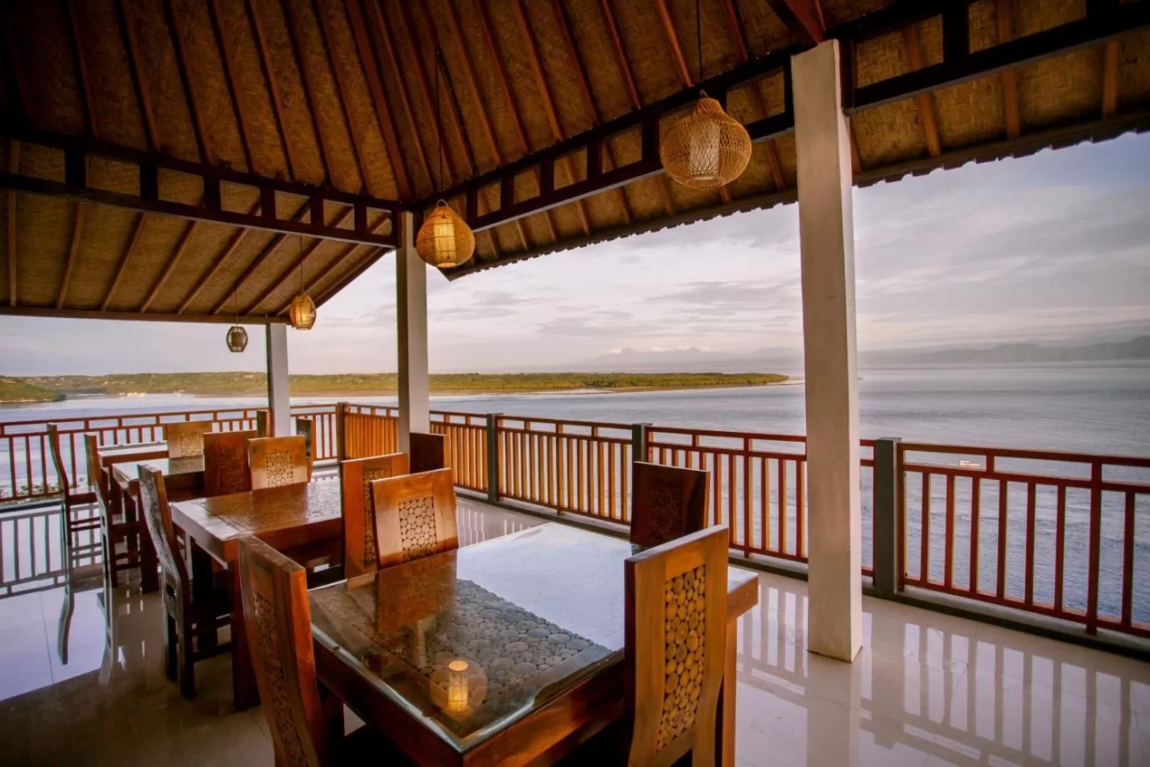 Restaurant/places to eat in Samuh Sunset Nusa Penida by GenuineHost