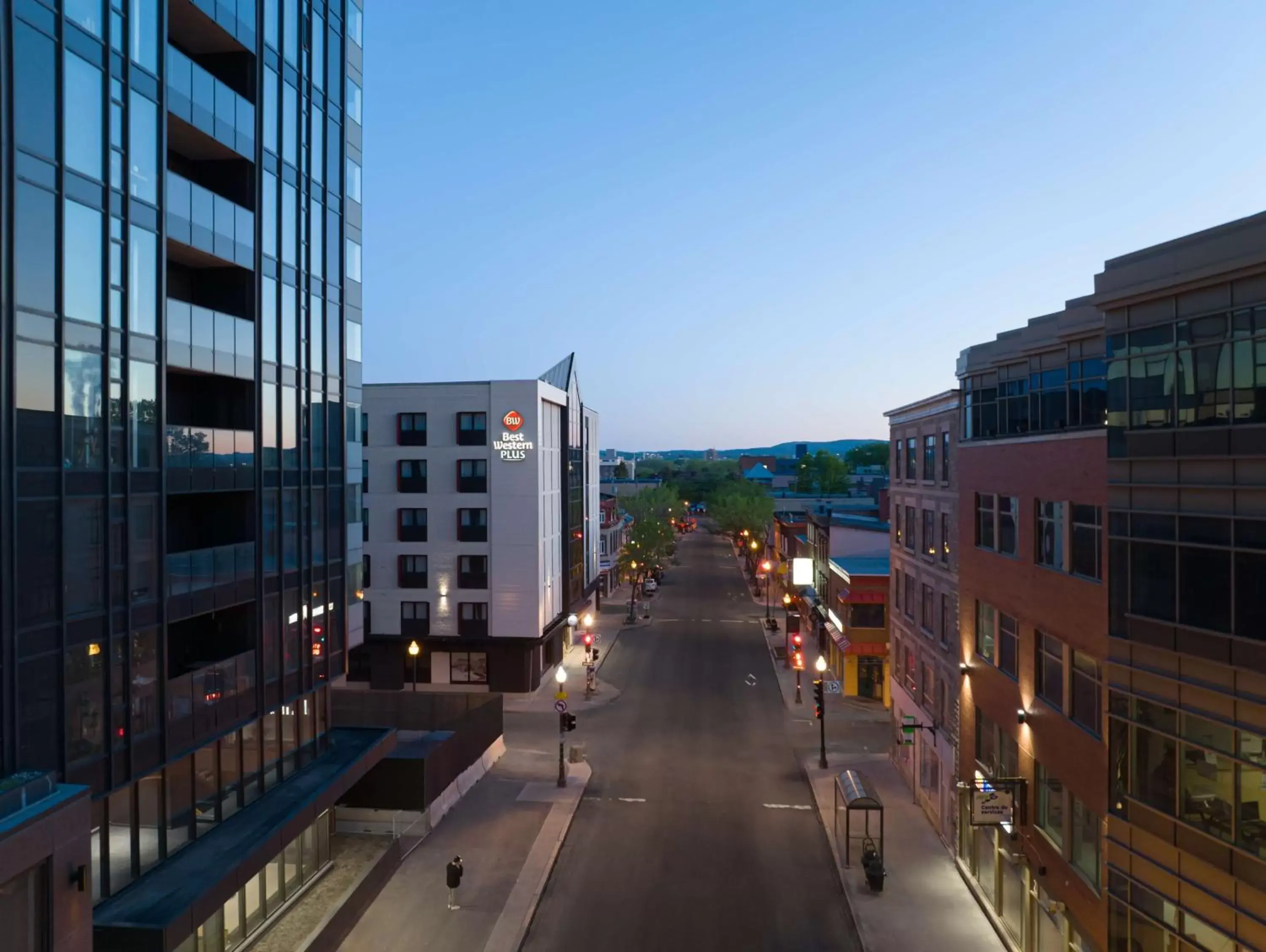 Property building in Hôtel Québec Best Western PLUS Centre-Ville - City Center