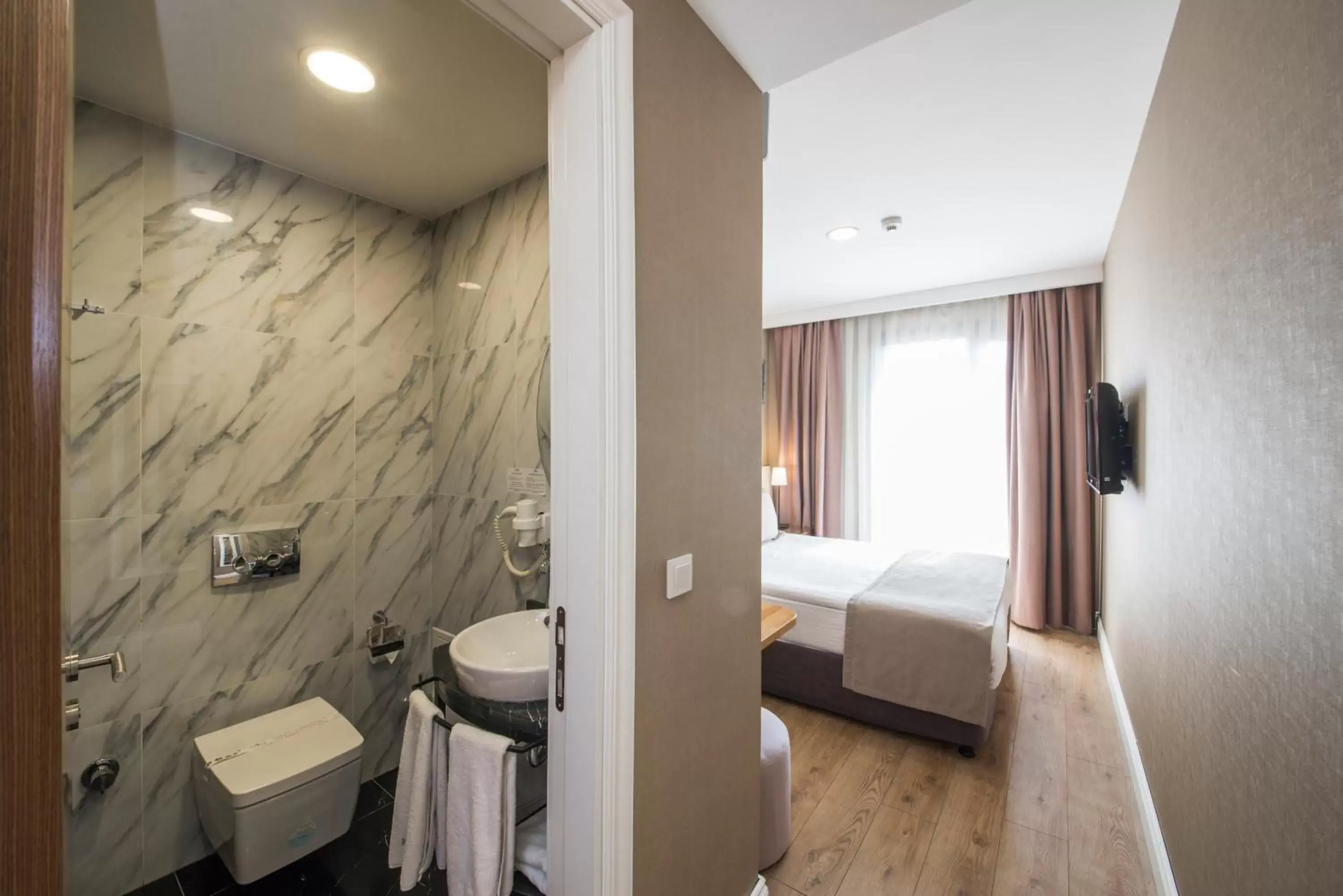 Photo of the whole room, Bathroom in Aston Hotel Taksim