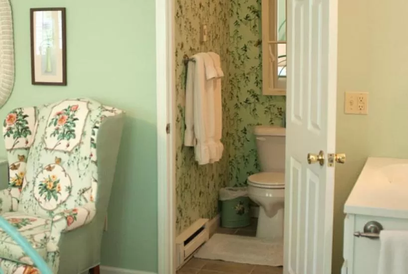 Bathroom in Green Tree Inn