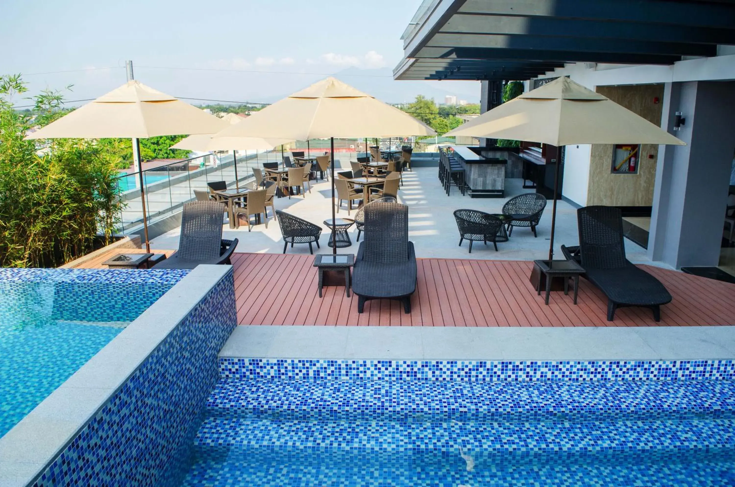 Swimming pool in Best Western Plus Metro Clark Swimming pool in Best Western Plus Metro Clark