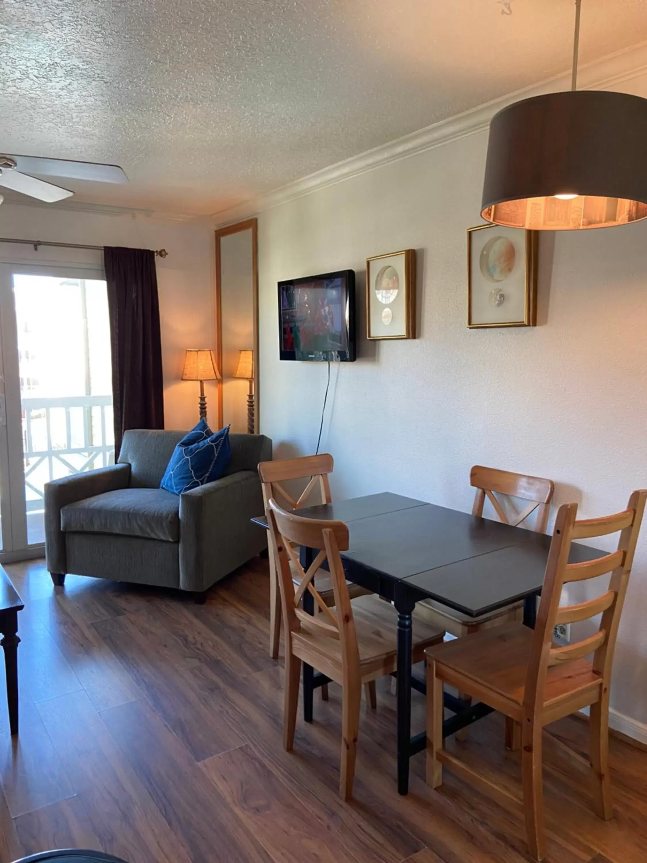 TV and multimedia, Dining Area in The Victorian Condo/Hotel