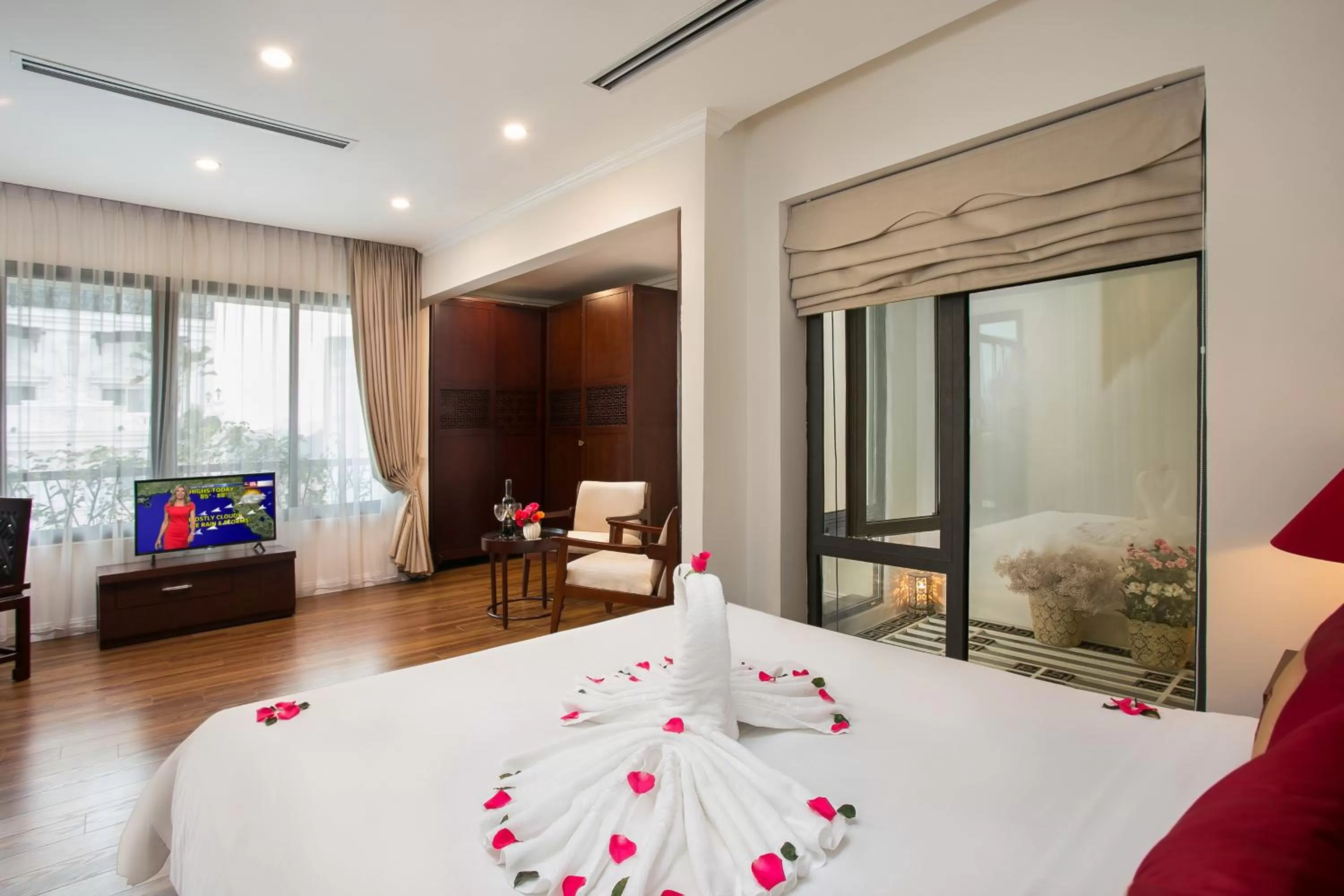 Photo of the whole room, Bed in Au Coeur d'Hanoi Boutique Hotel