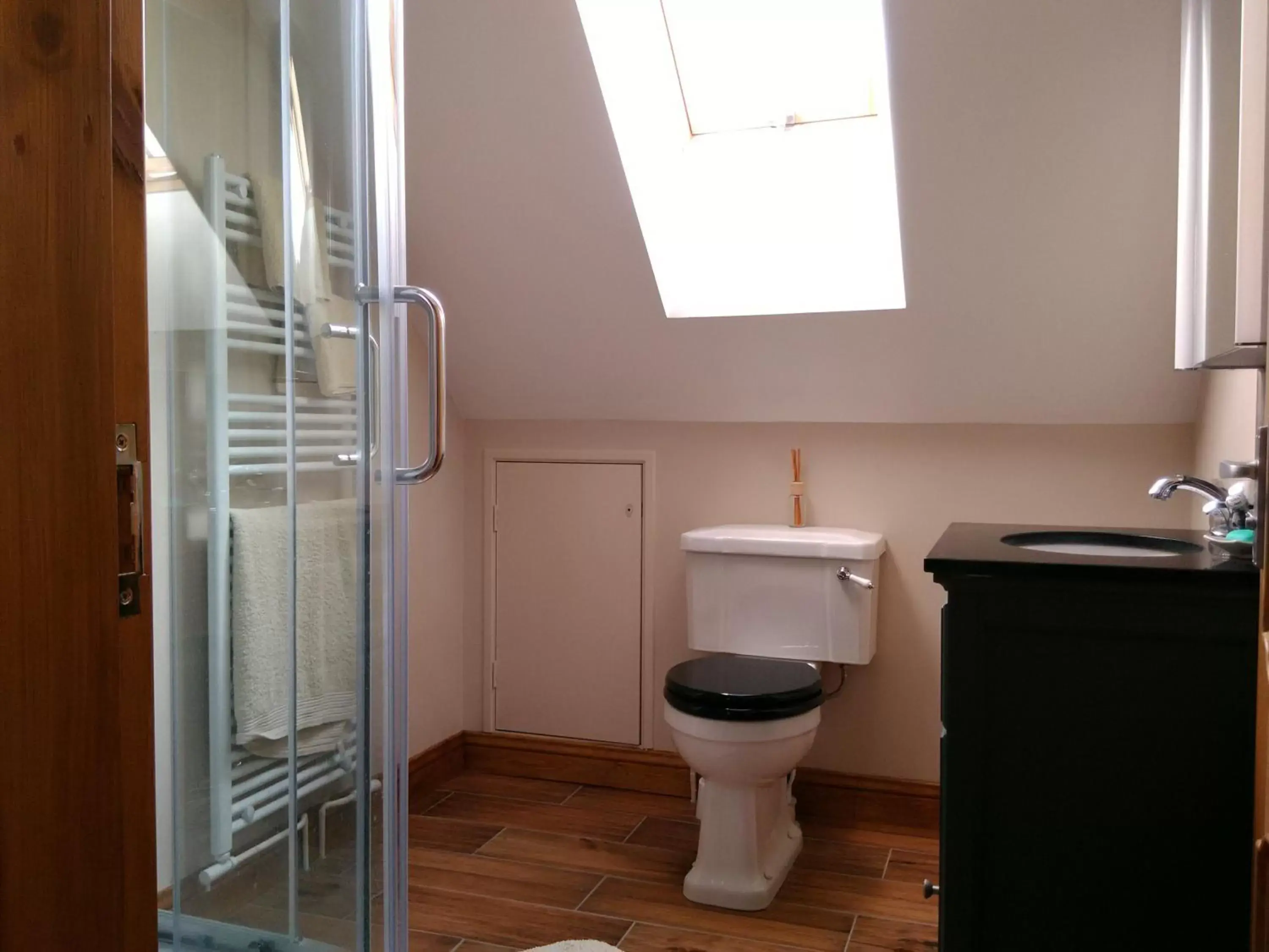 Bathroom in White Cottage B and B