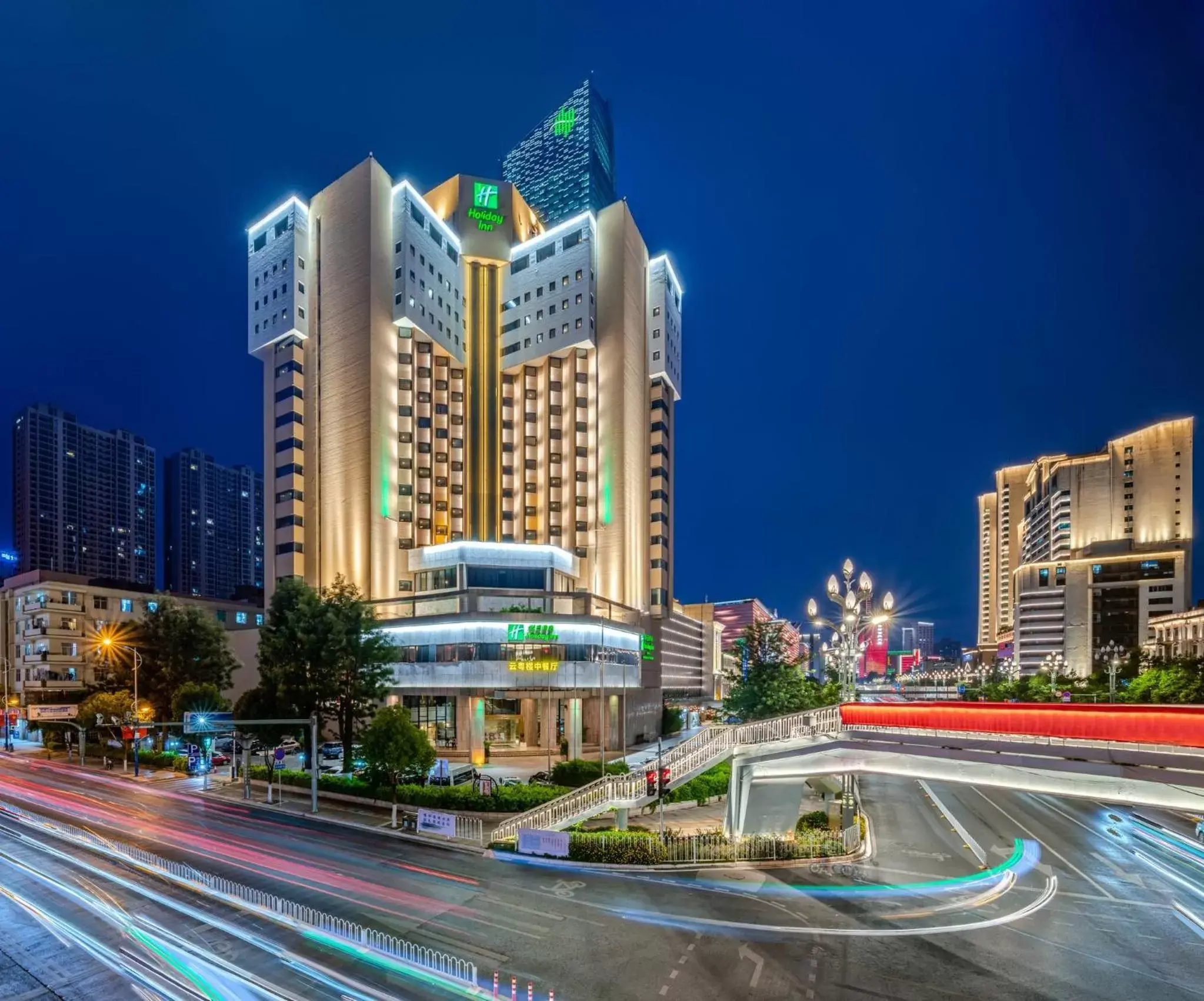 Property building in Holiday Inn Kunming City Centre, an IHG Hotel