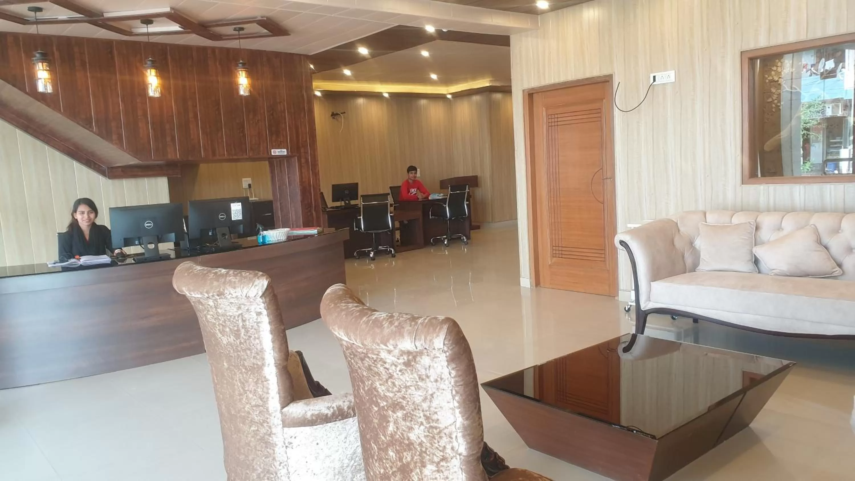 Lobby or reception in Maple Leaf Hotel