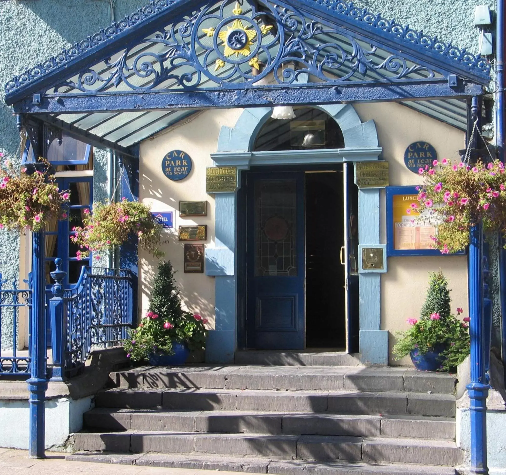 Facade/entrance in Club House Hotel Kilkenny