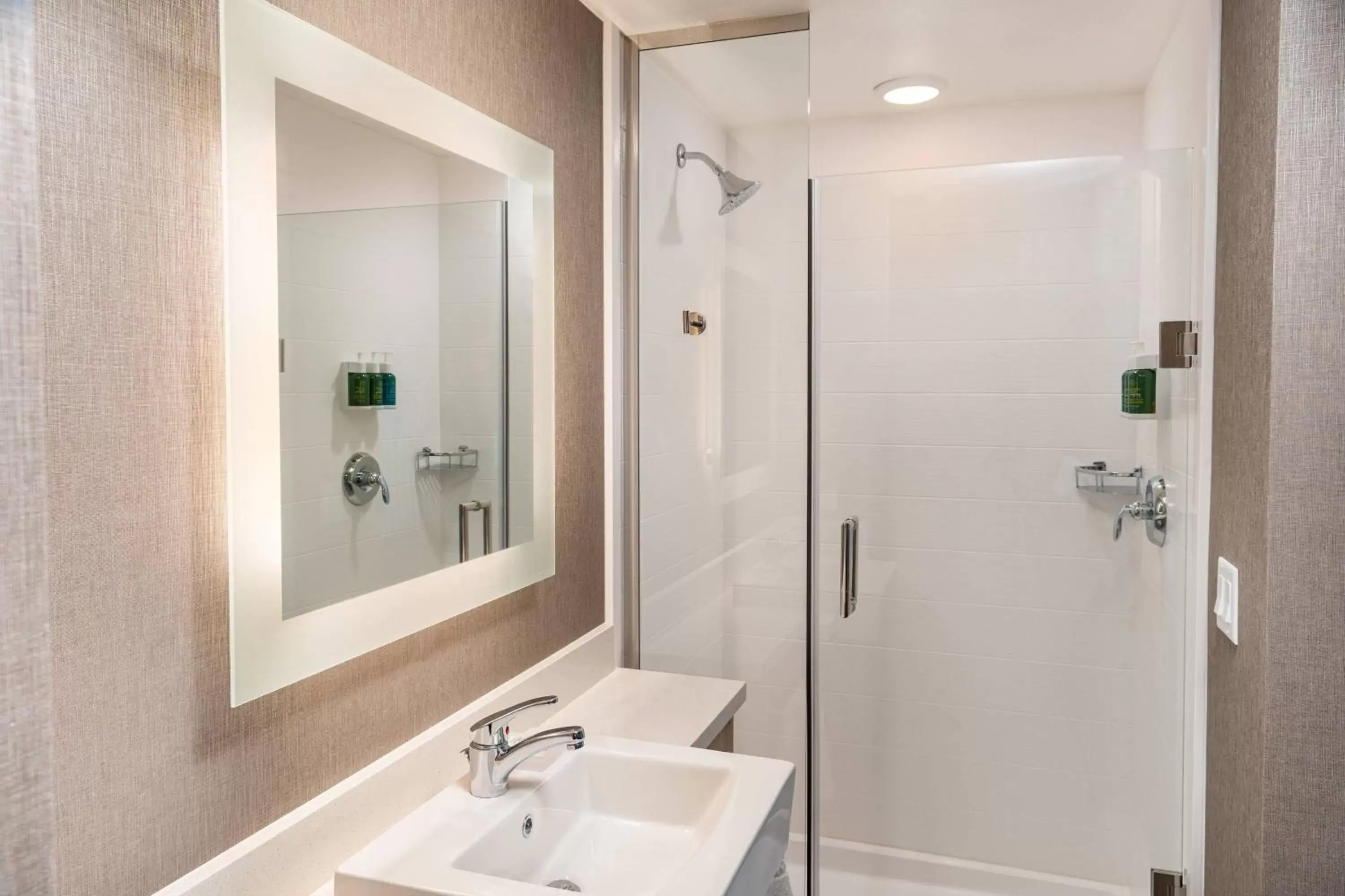 Bathroom in SpringHill Suites by Marriott Irvine Lake Forest