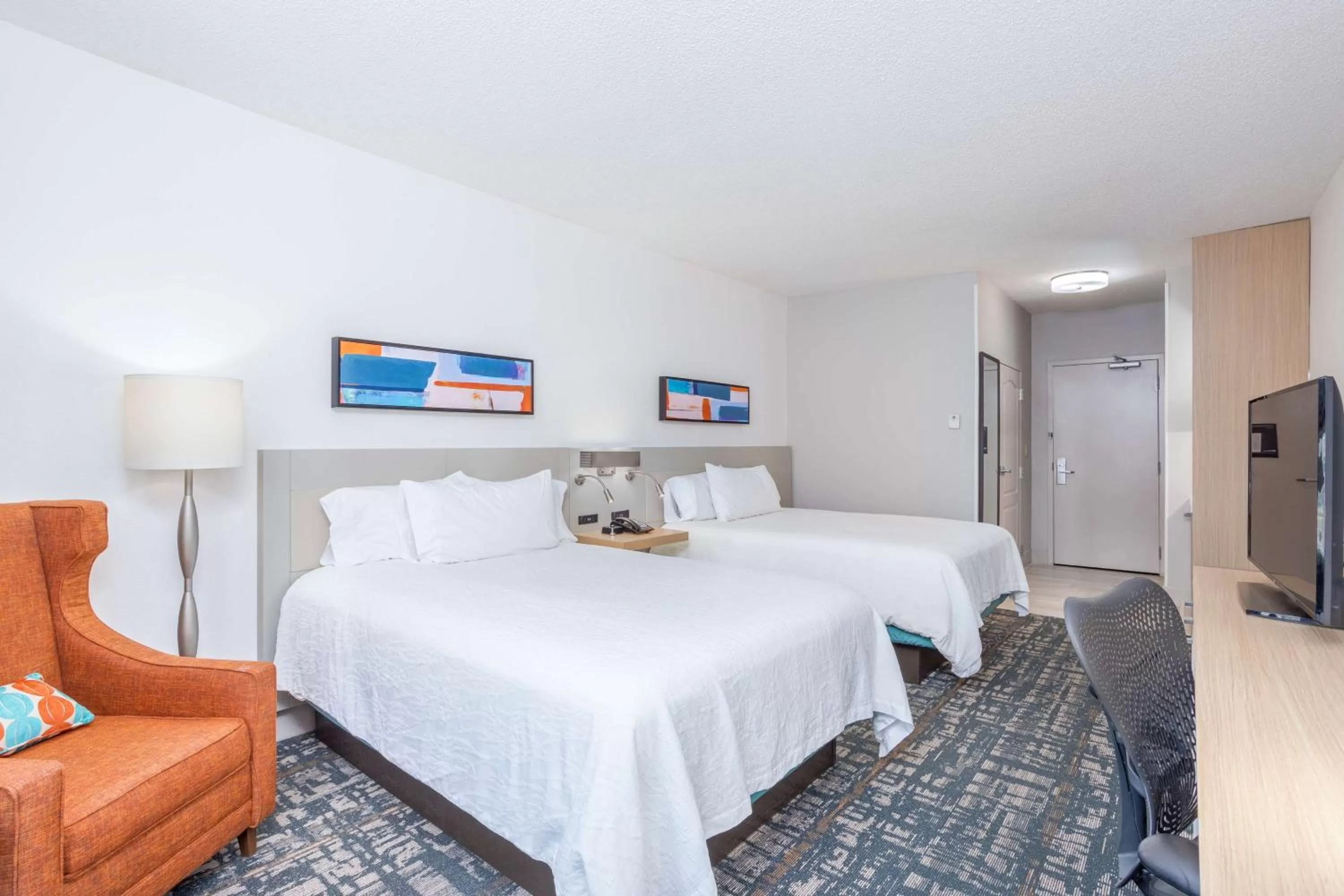 Bedroom, Bed in Hilton Garden Inn Cincinnati/Sharonville