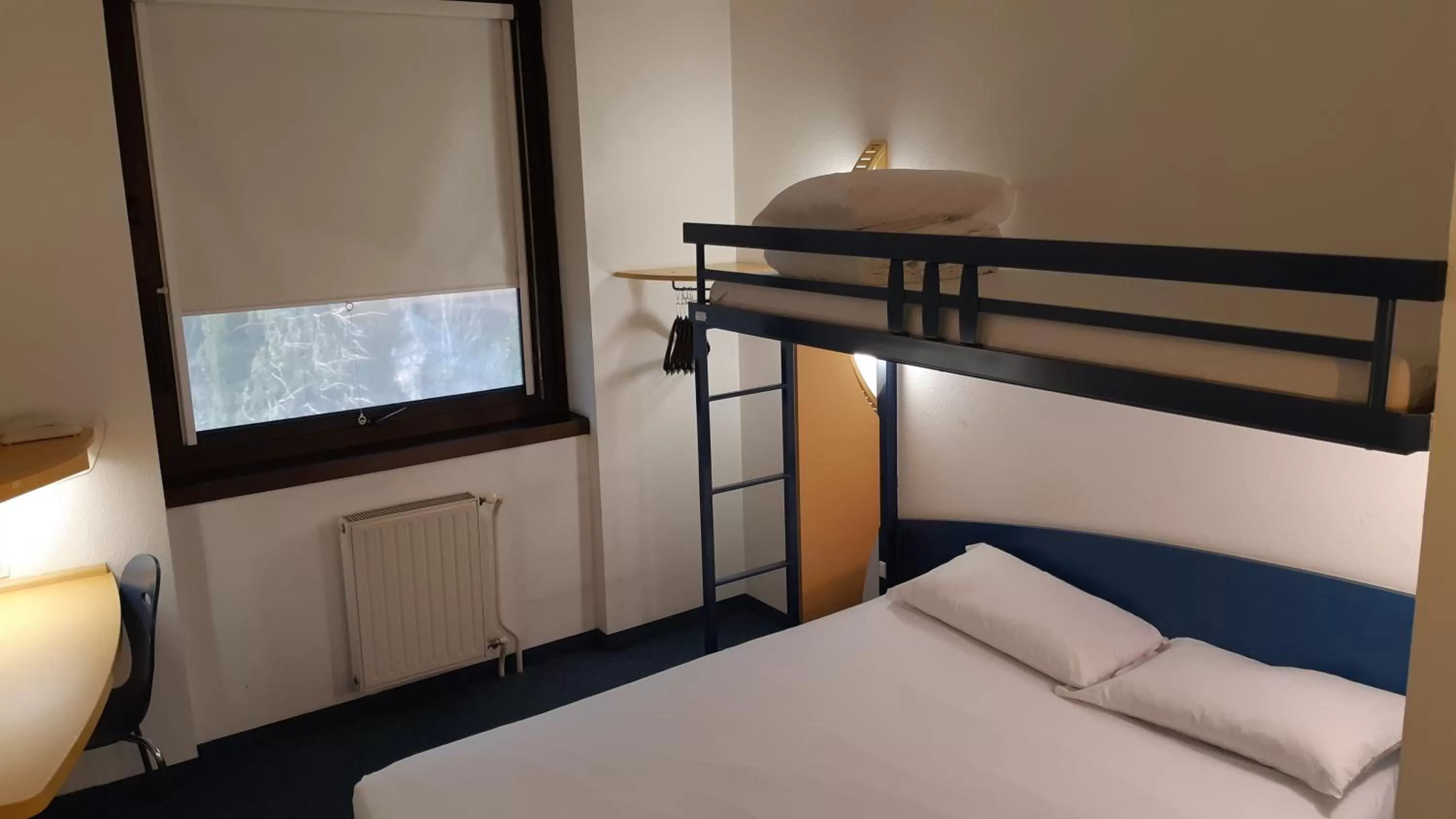 bunk bed, Bed in Kyriad Direct Montauban Centre
