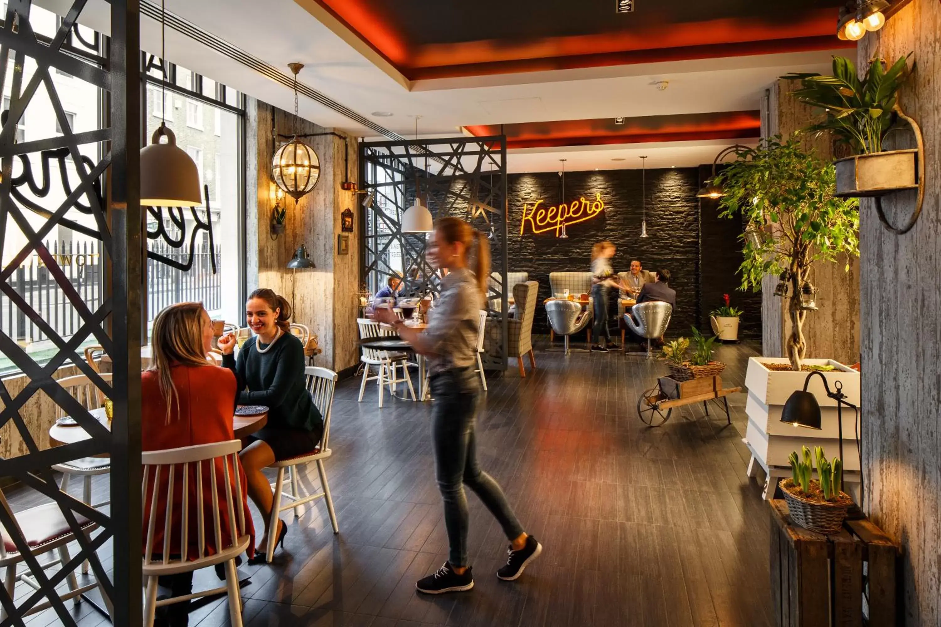 Restaurant/places to eat in Novotel London Tower Bridge