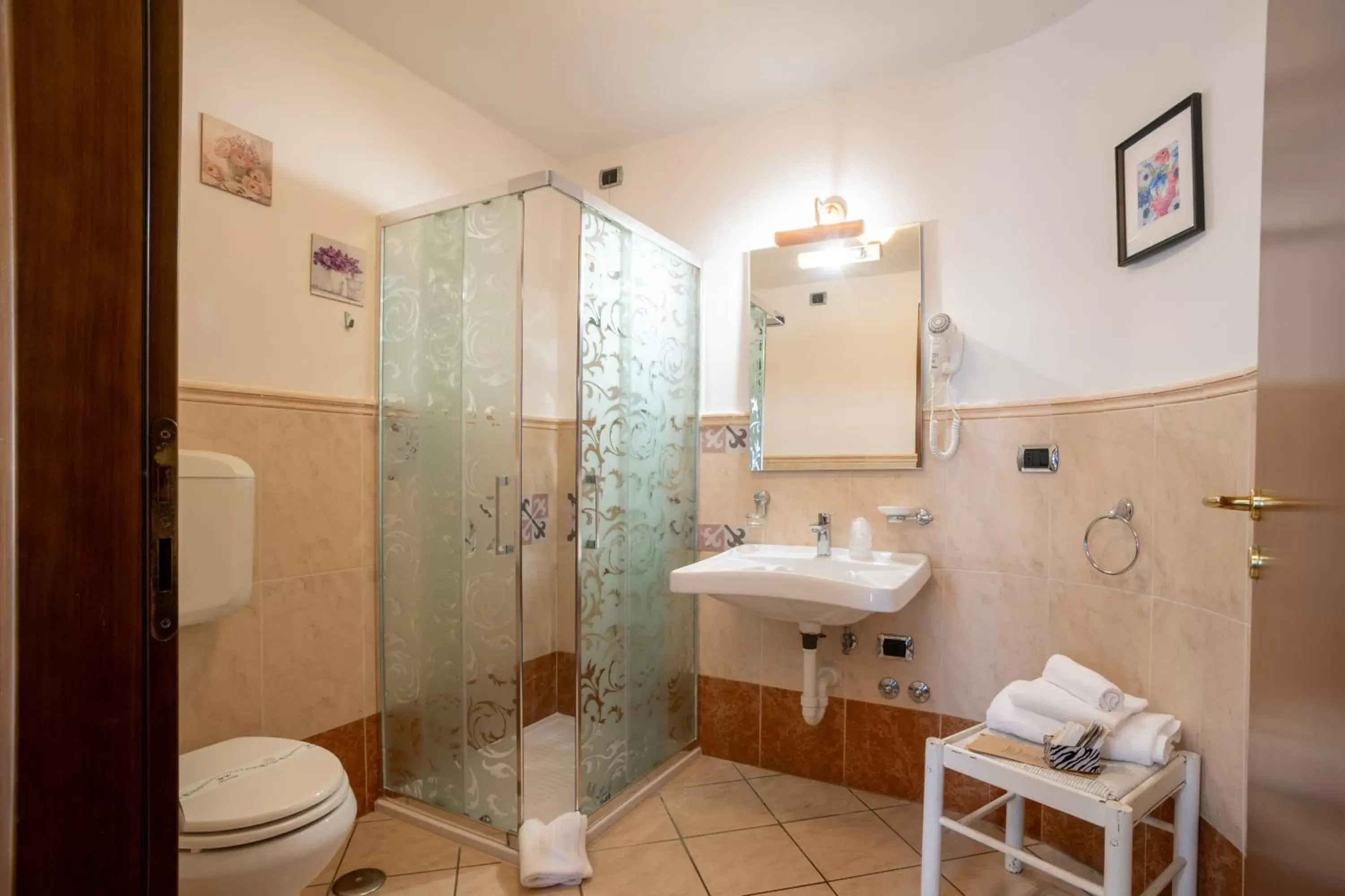 Bathroom in Locanda Da Otello