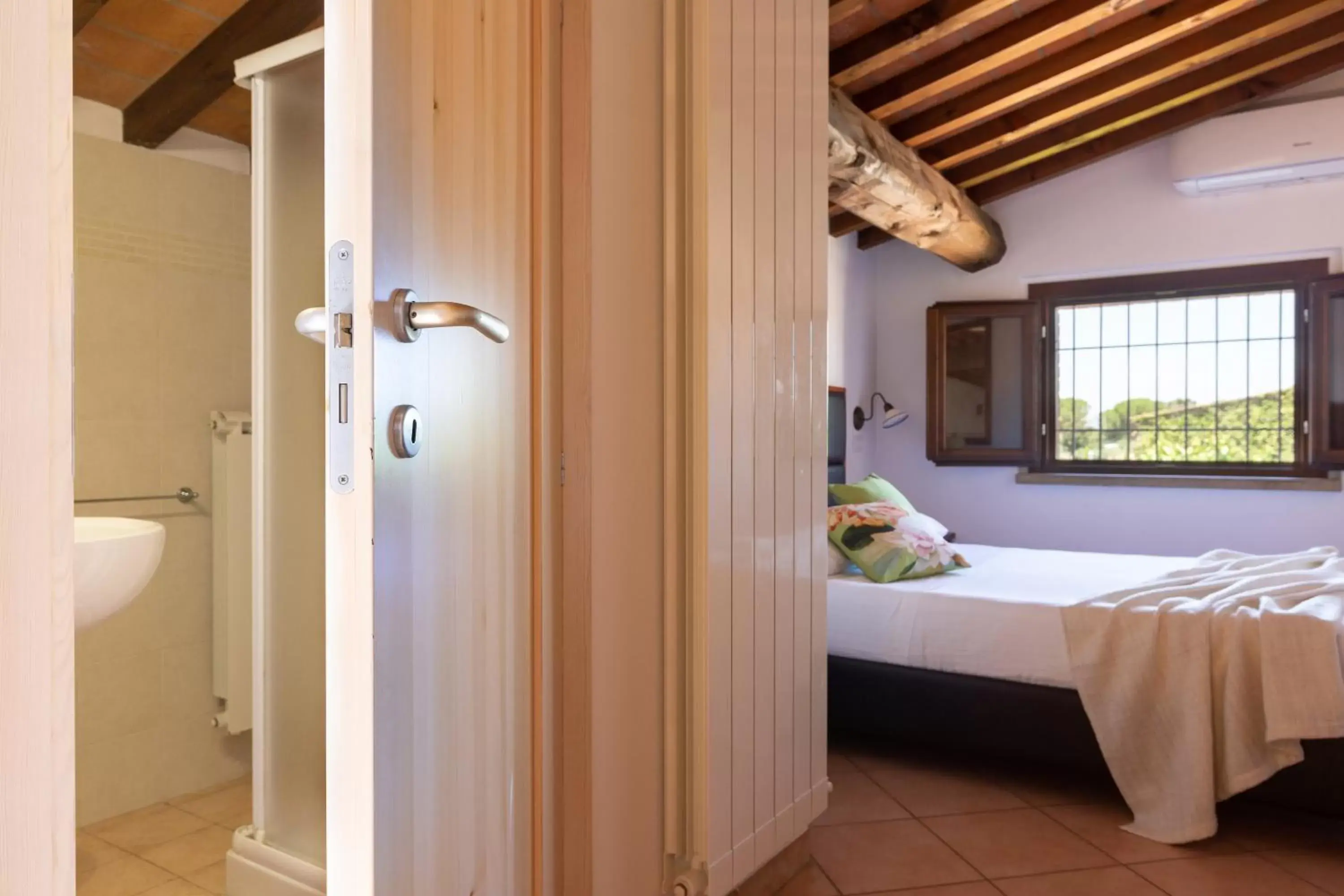 Bed, Bathroom in Borgo Verde