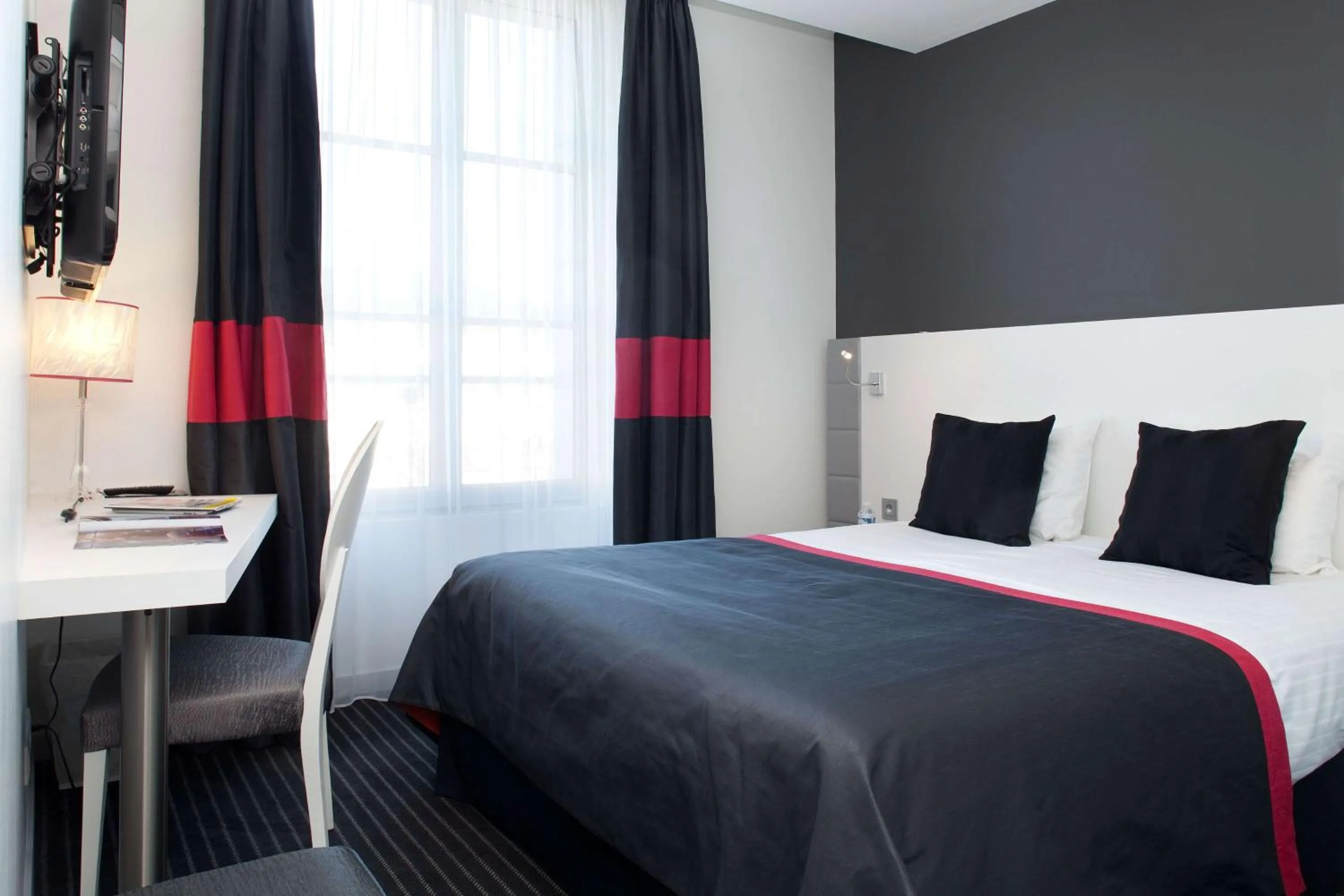 Standard Double Room with Double Bed - Non-Smoking in Best Western Blois Chateau