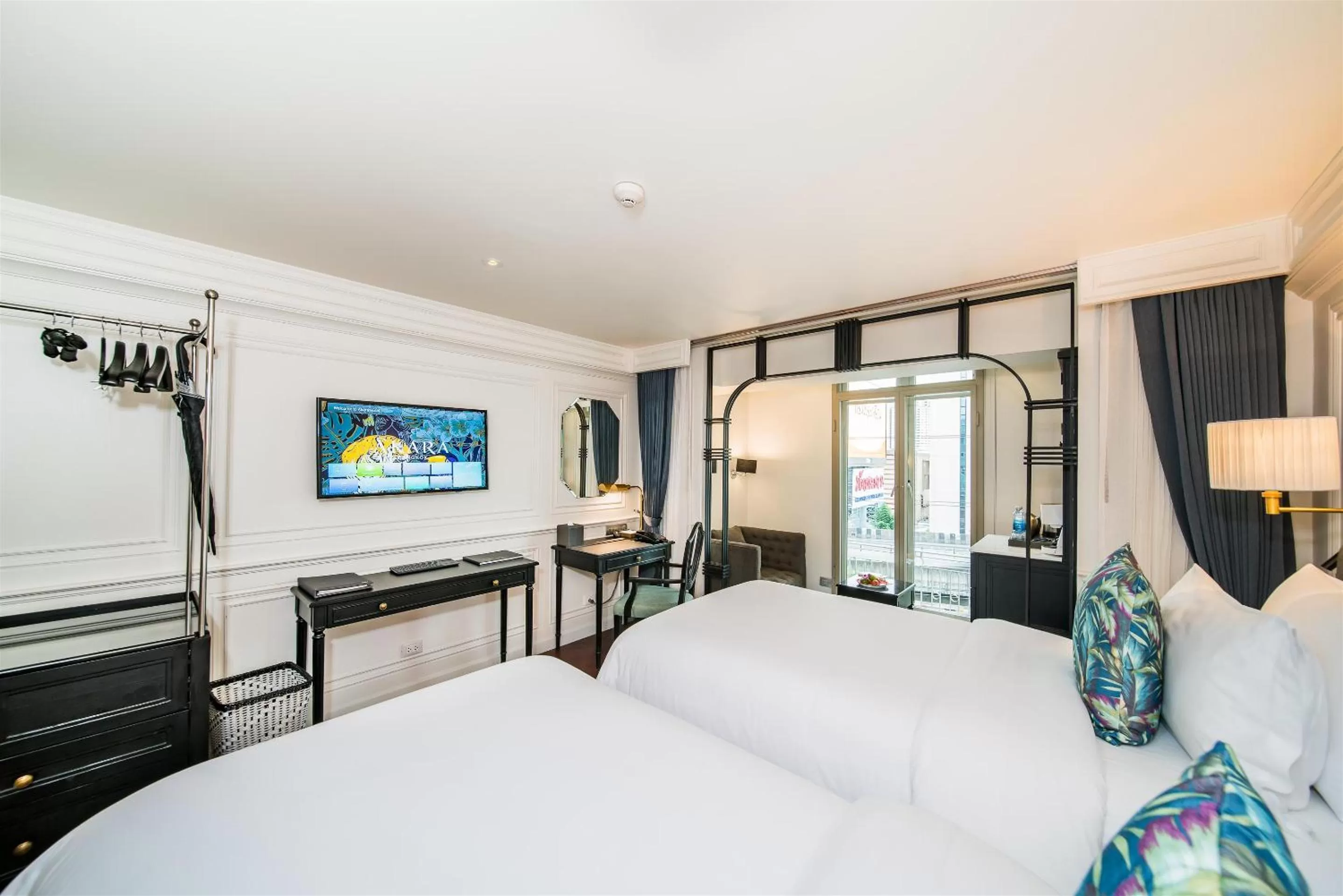 Bedroom, Bed in Akara Hotel