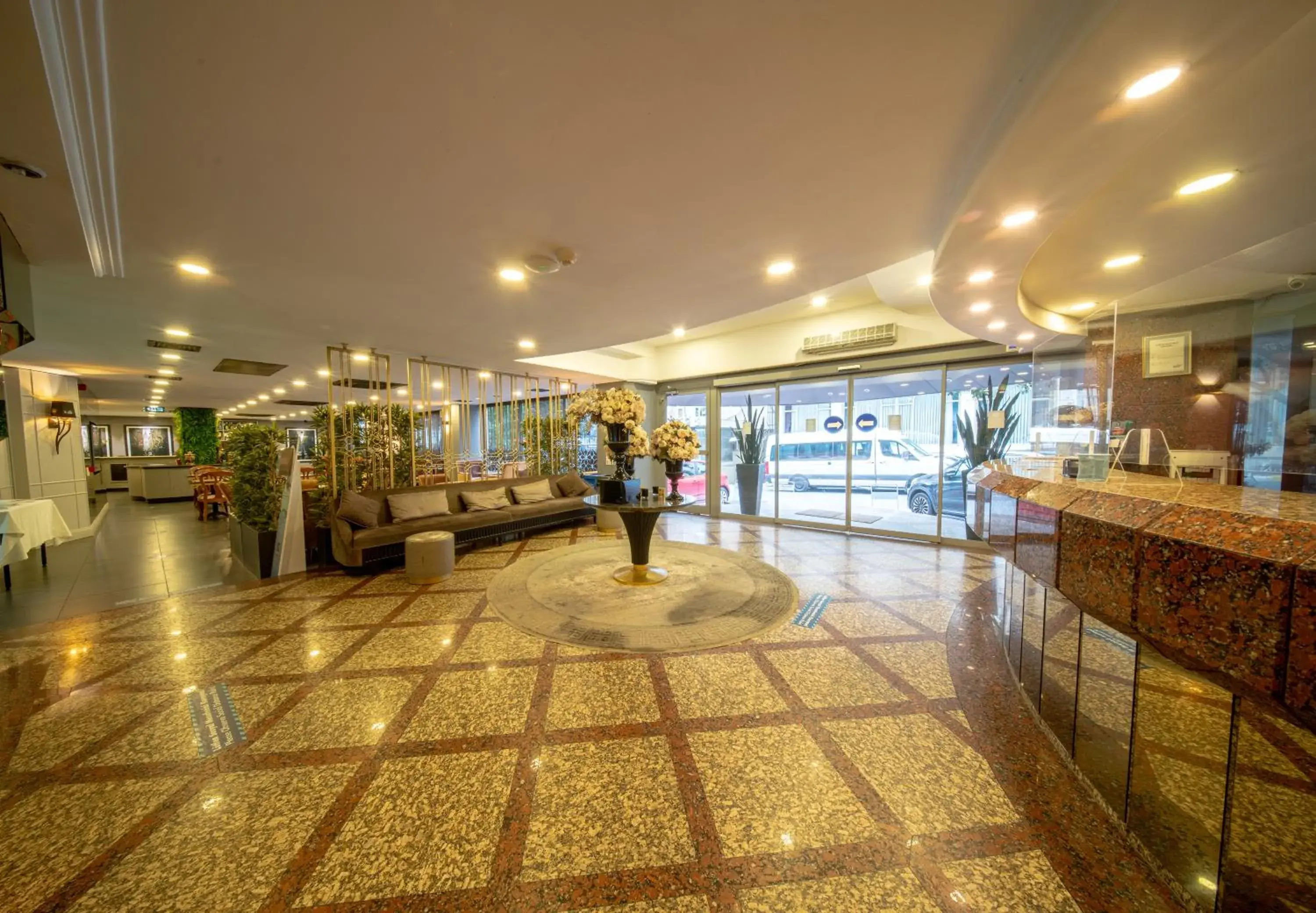 Lobby or reception in All Seasons Hotel Lobby or reception in All Seasons Hotel