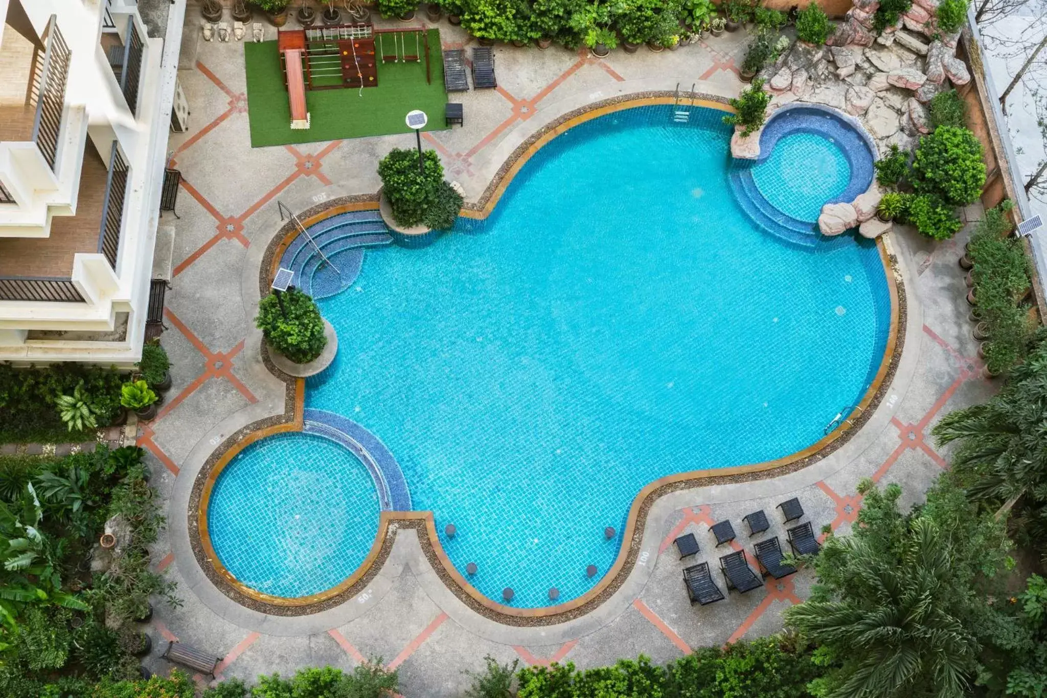 Swimming pool in Mike Garden Resort - SHA EXTAR PLUS Swimming pool in Mike Garden Resort - SHA EXTAR PLUS