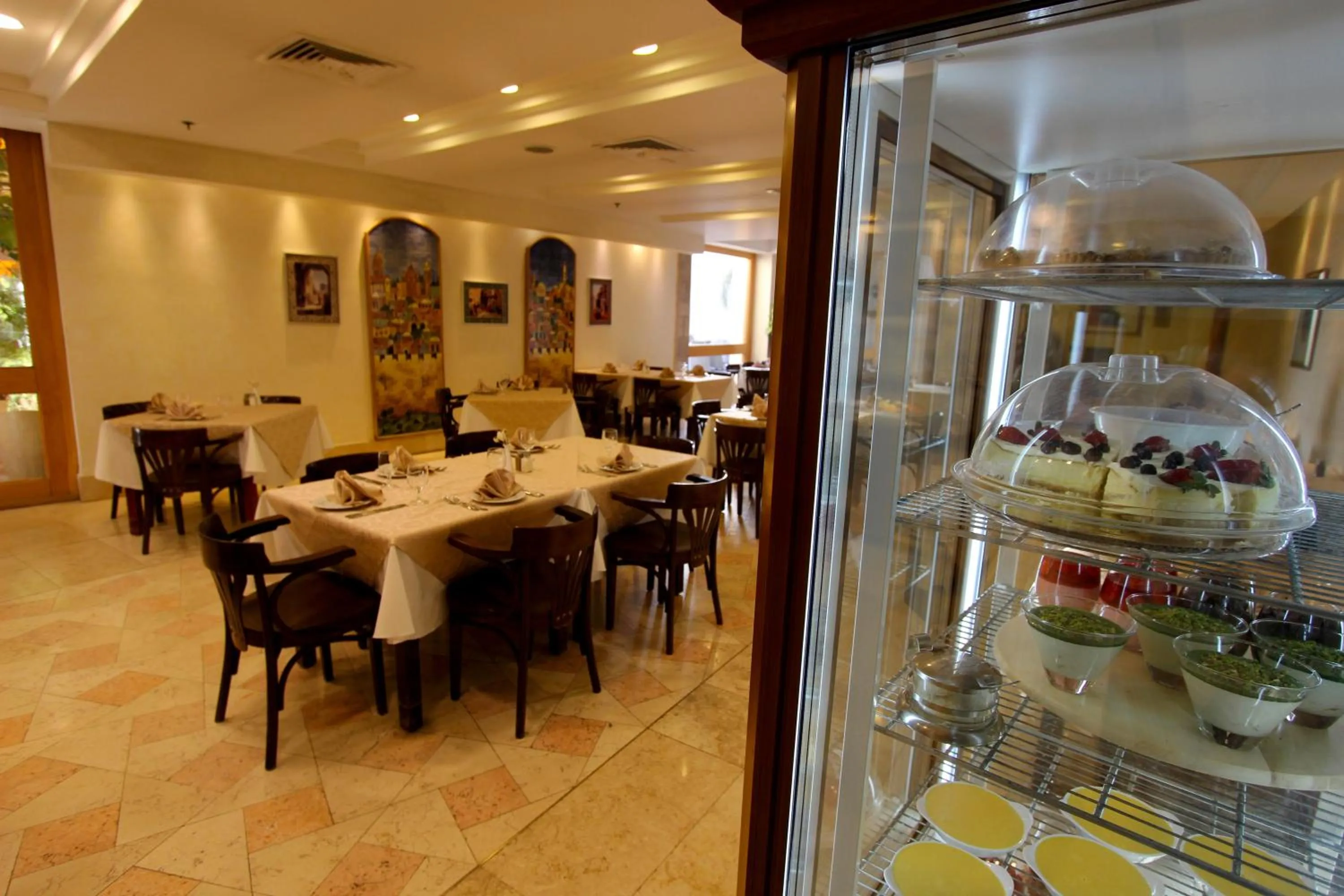 Restaurant/places to eat in Ambassador Hotel