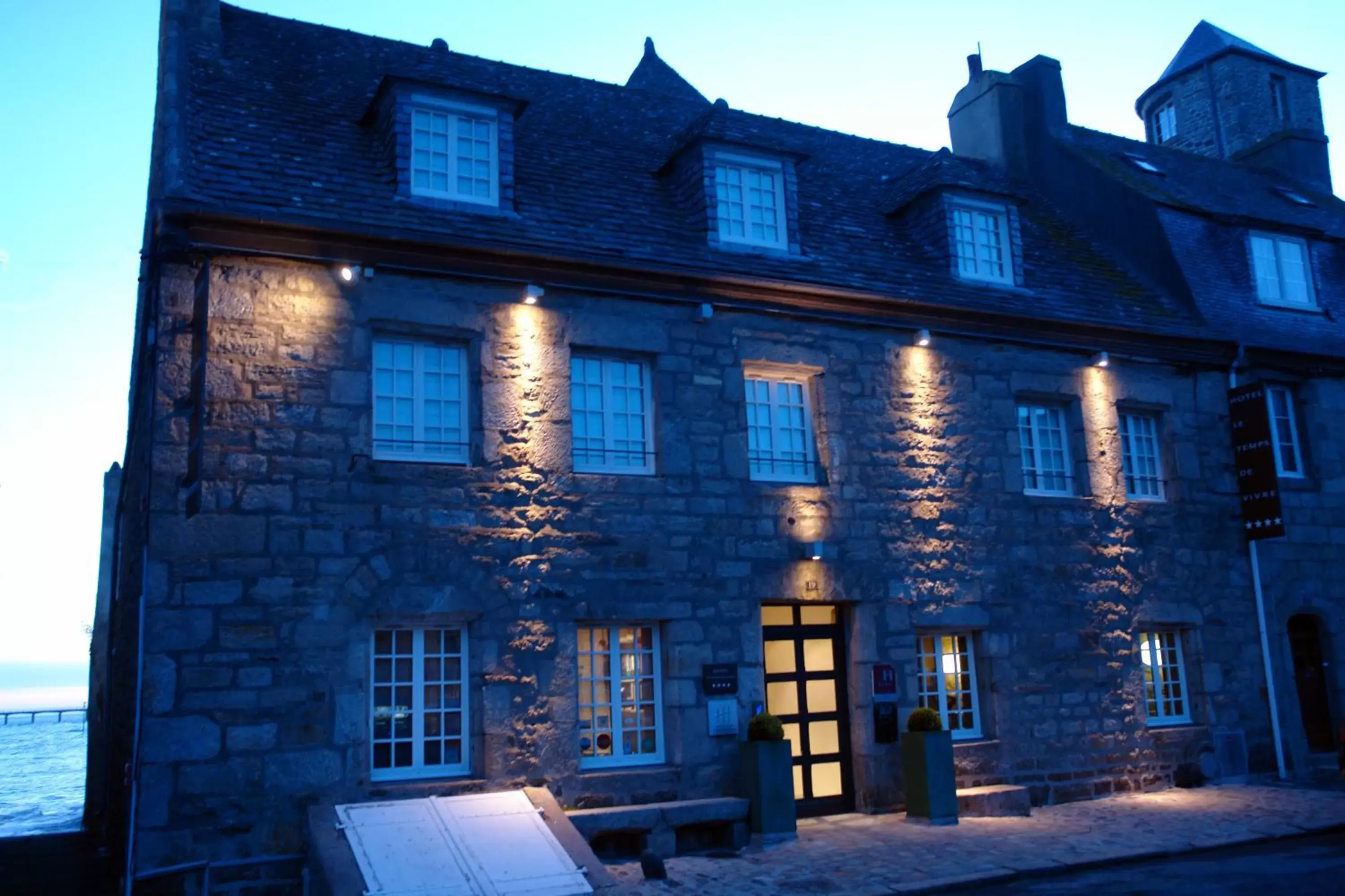 Facade/entrance, Property Building in Hotel Le Temps De Vivre