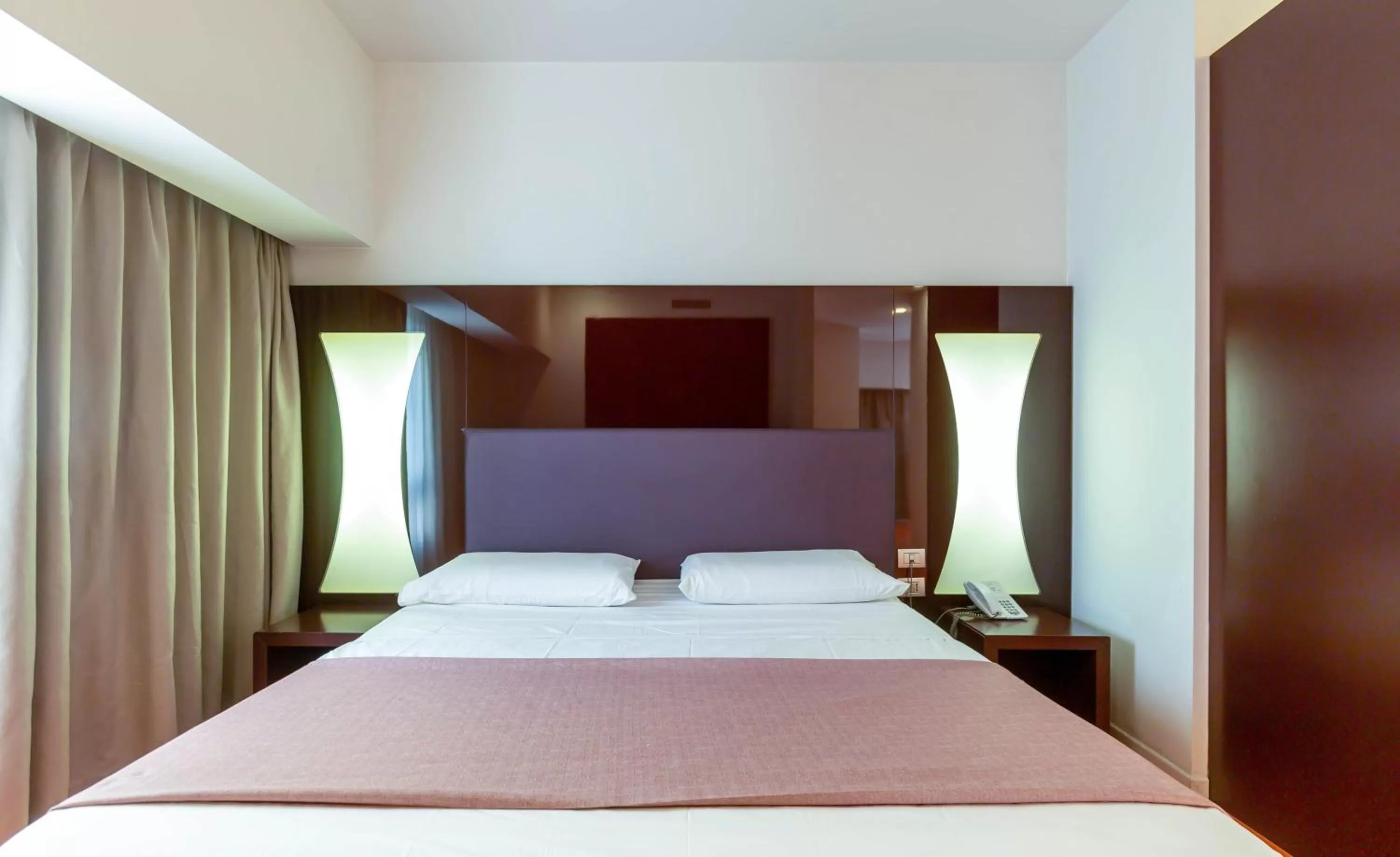 Bedroom, Bed in Hotel Poseidon