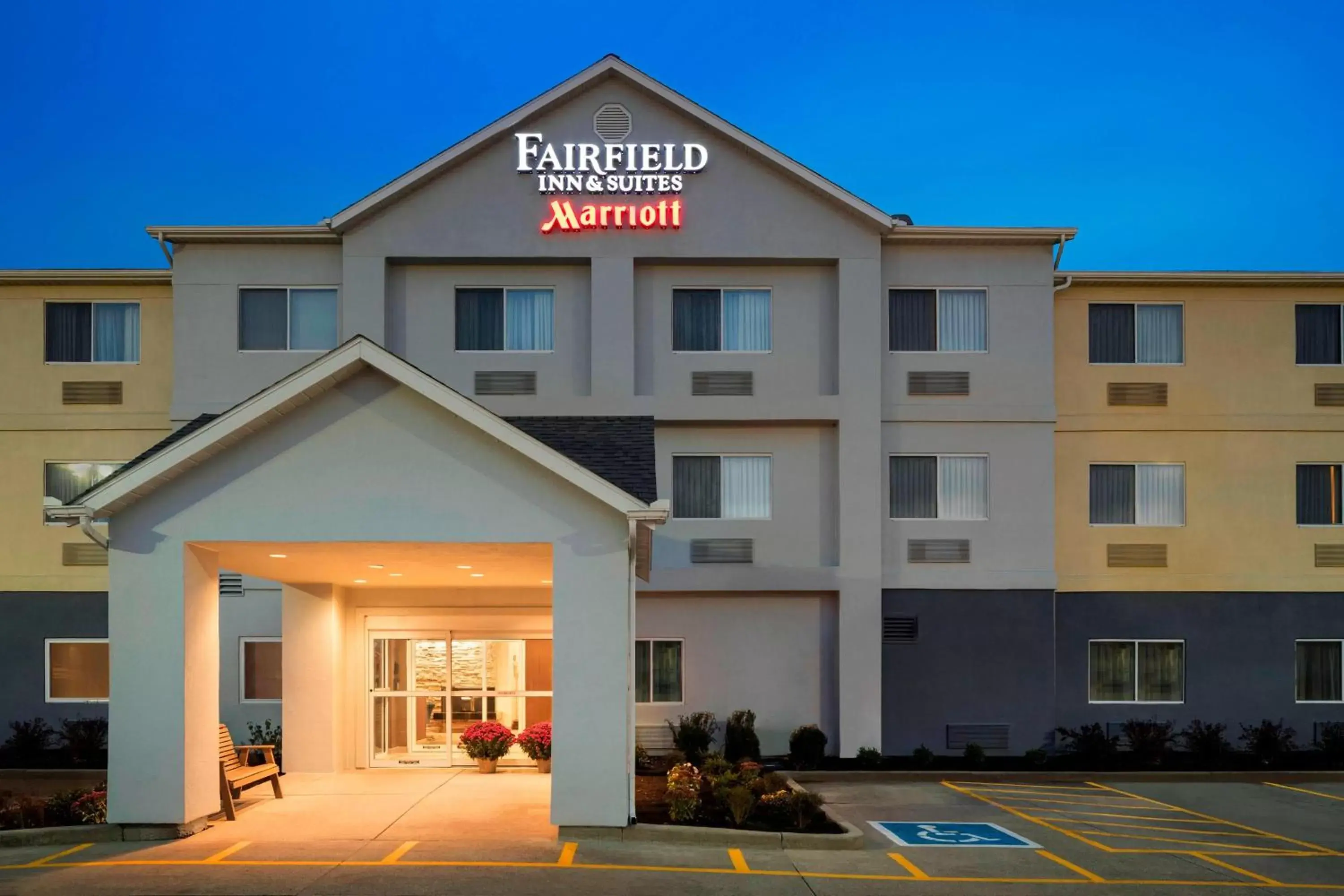 Property Building in Fairfield Inn & Suites Lima