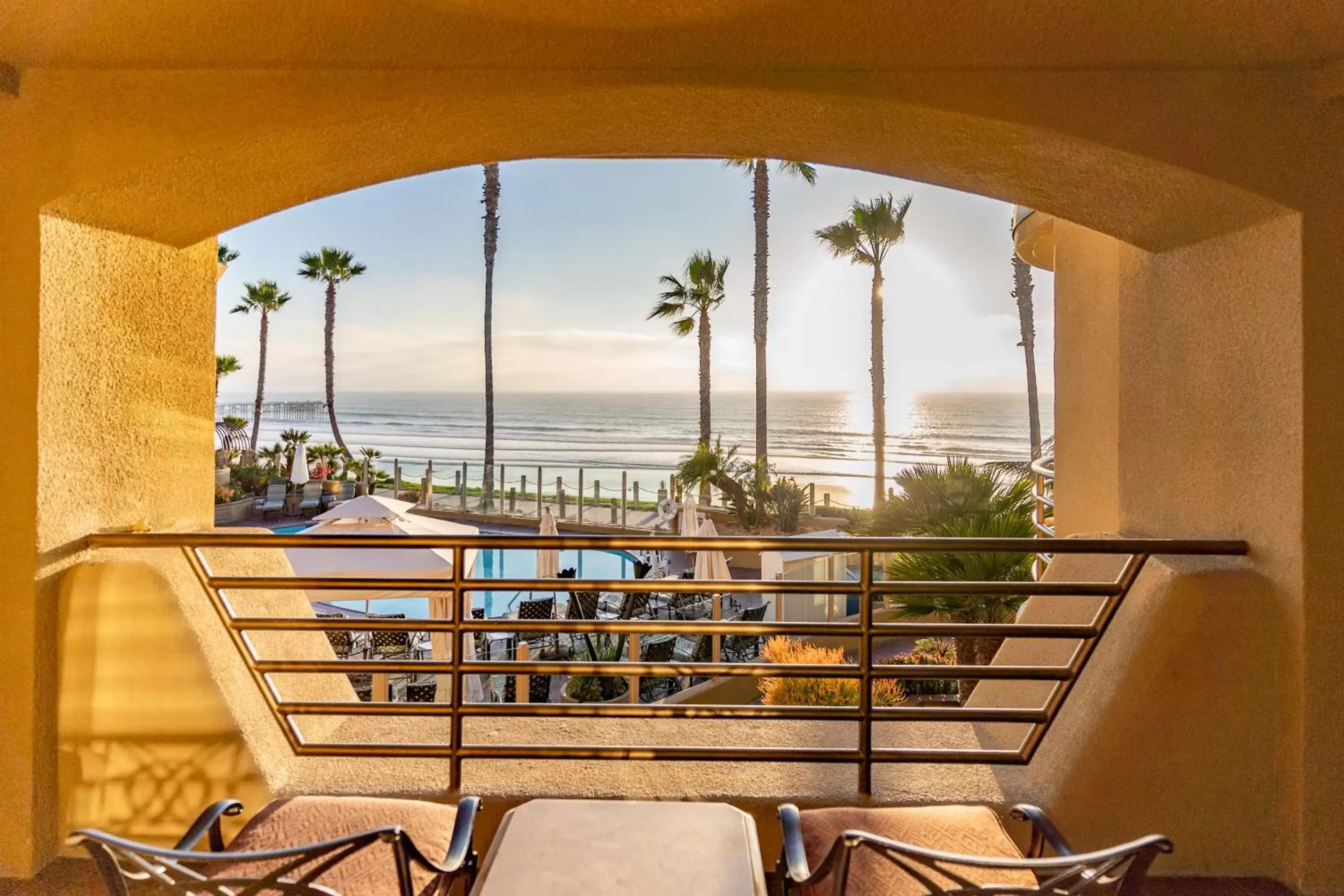 Balcony/Terrace in Pacific Terrace Hotel