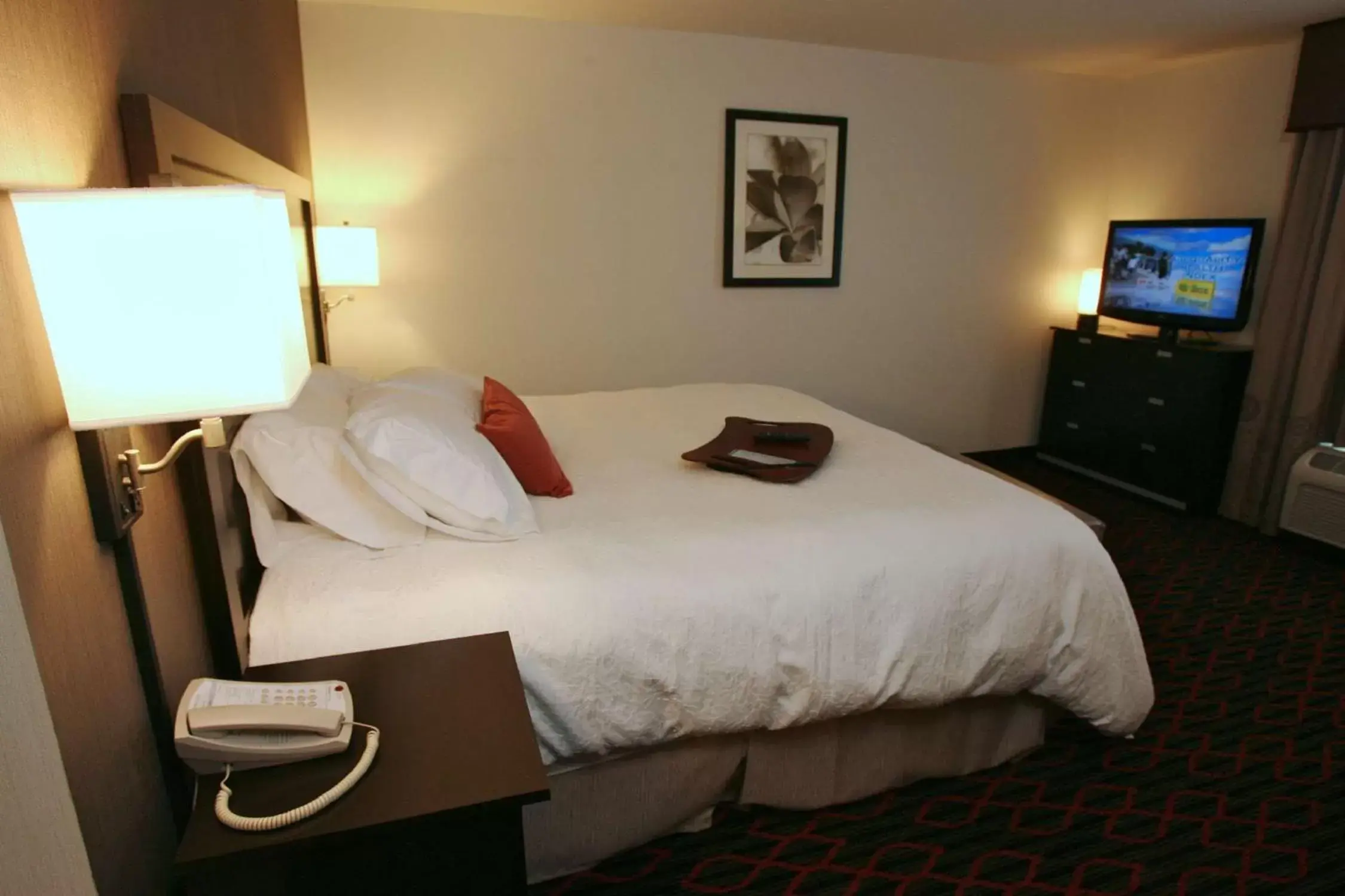 Bed in Hampton Inn & Suites Red Deer Bed in Hampton Inn & Suites Red Deer
