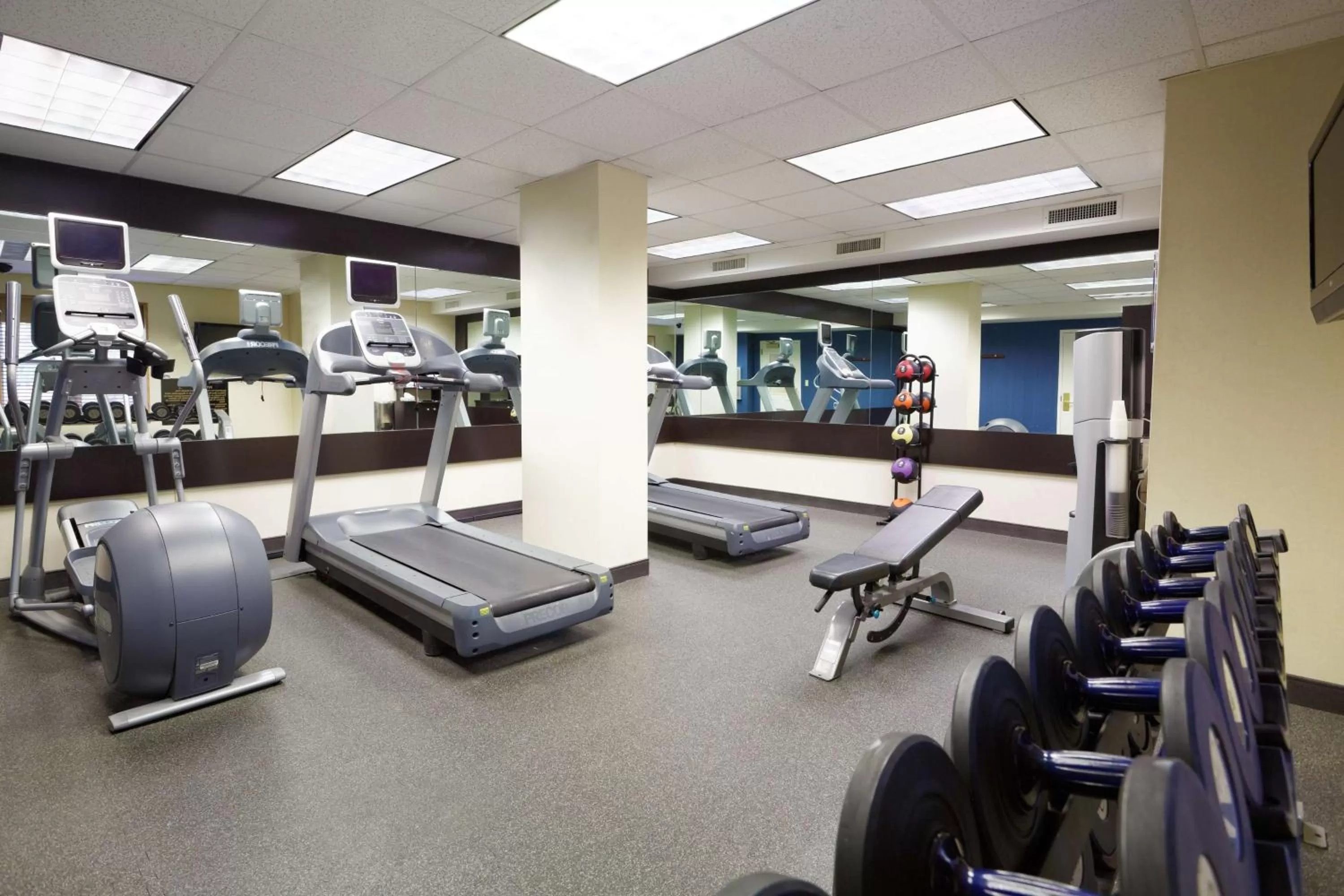 Fitness centre/facilities in Homewood Suites by Hilton Raleigh/Crabtree Valley