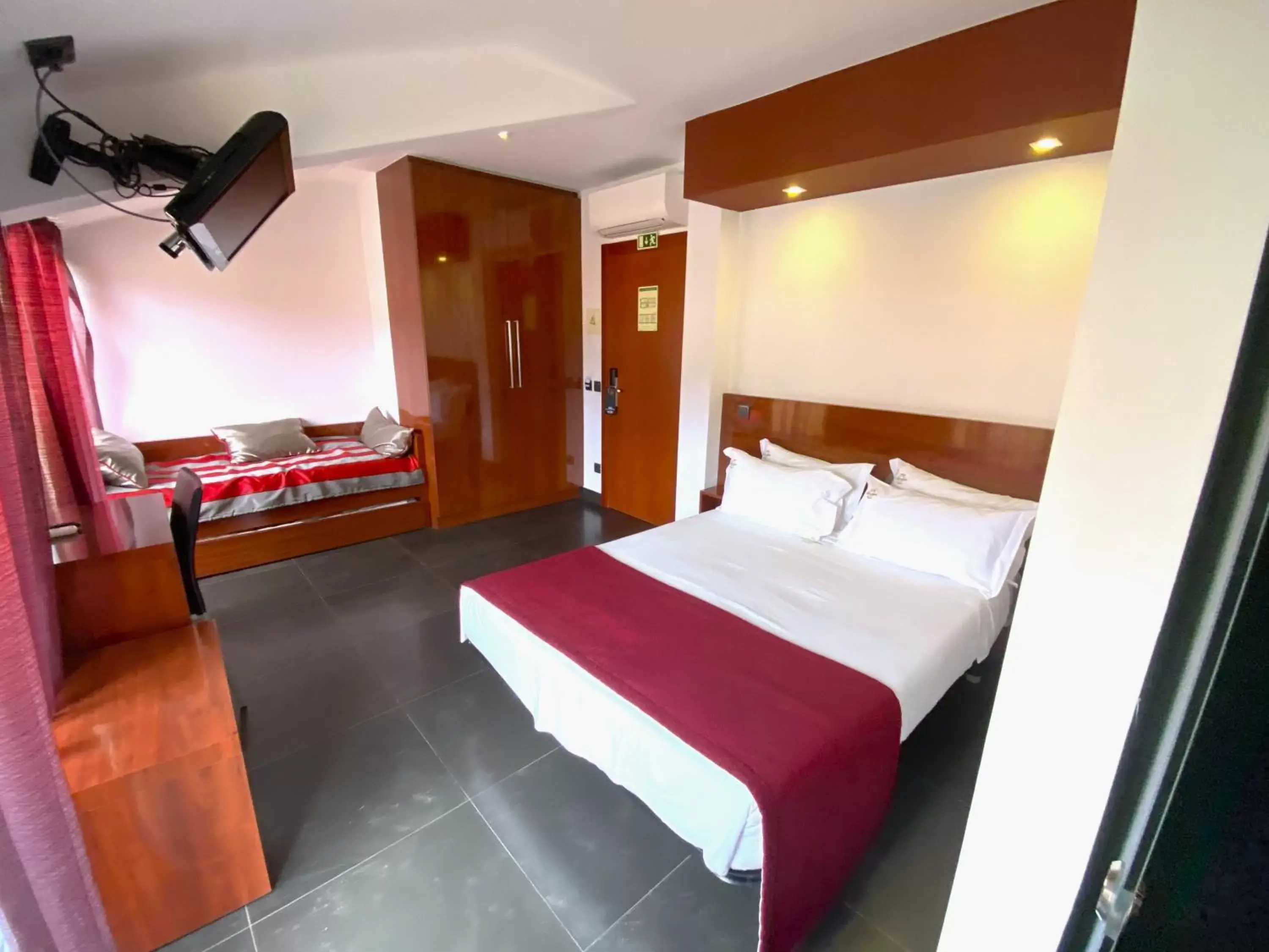 Bedroom in Hotel Oceano