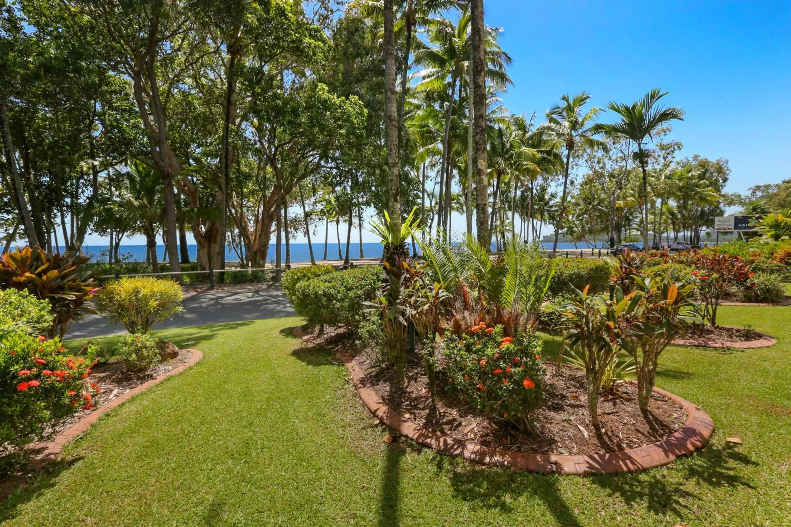 Sea view, Pool View in Agincourt Beachfront Apartments