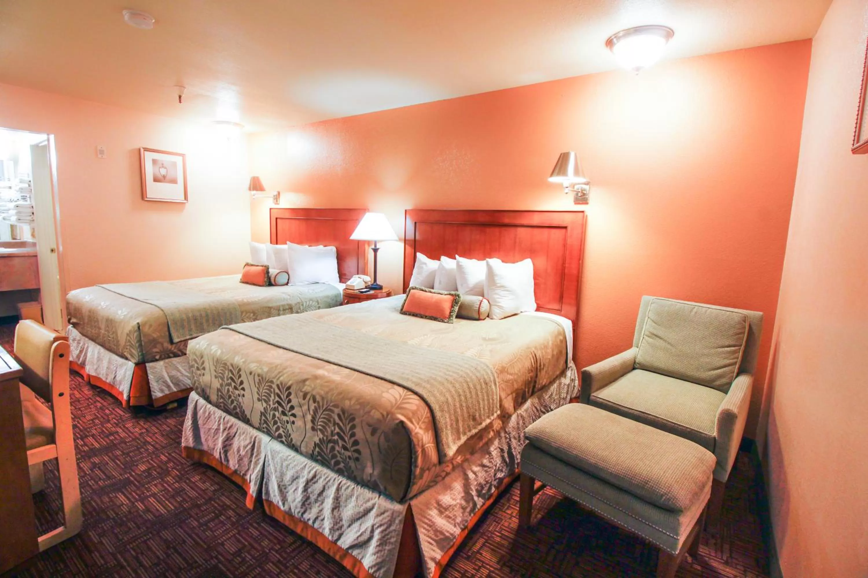 Bedroom, Bed in Heritage Inn La Mesa