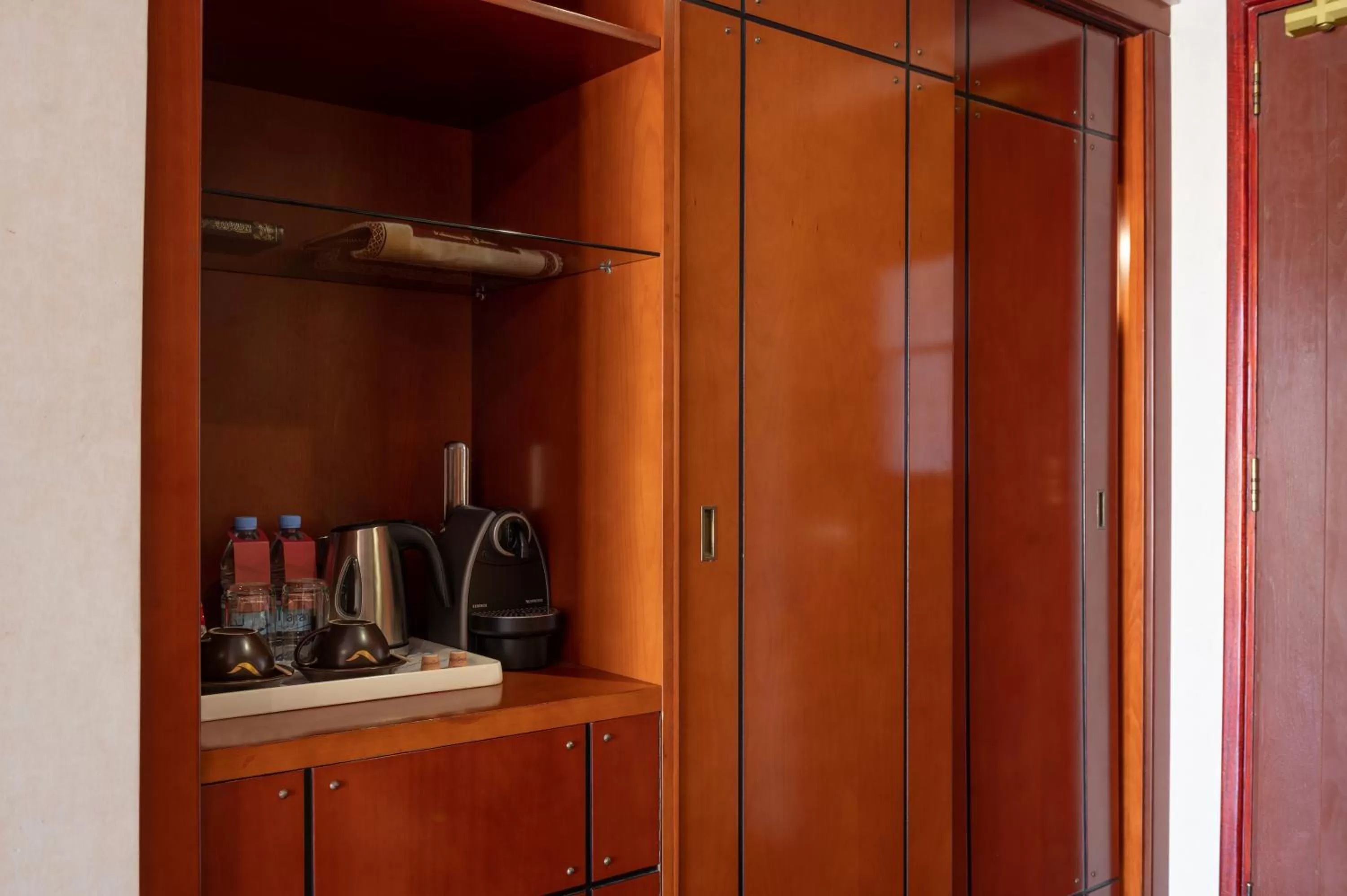 Deluxe King Room with Pool View in Mövenpick Hotel Jeddah