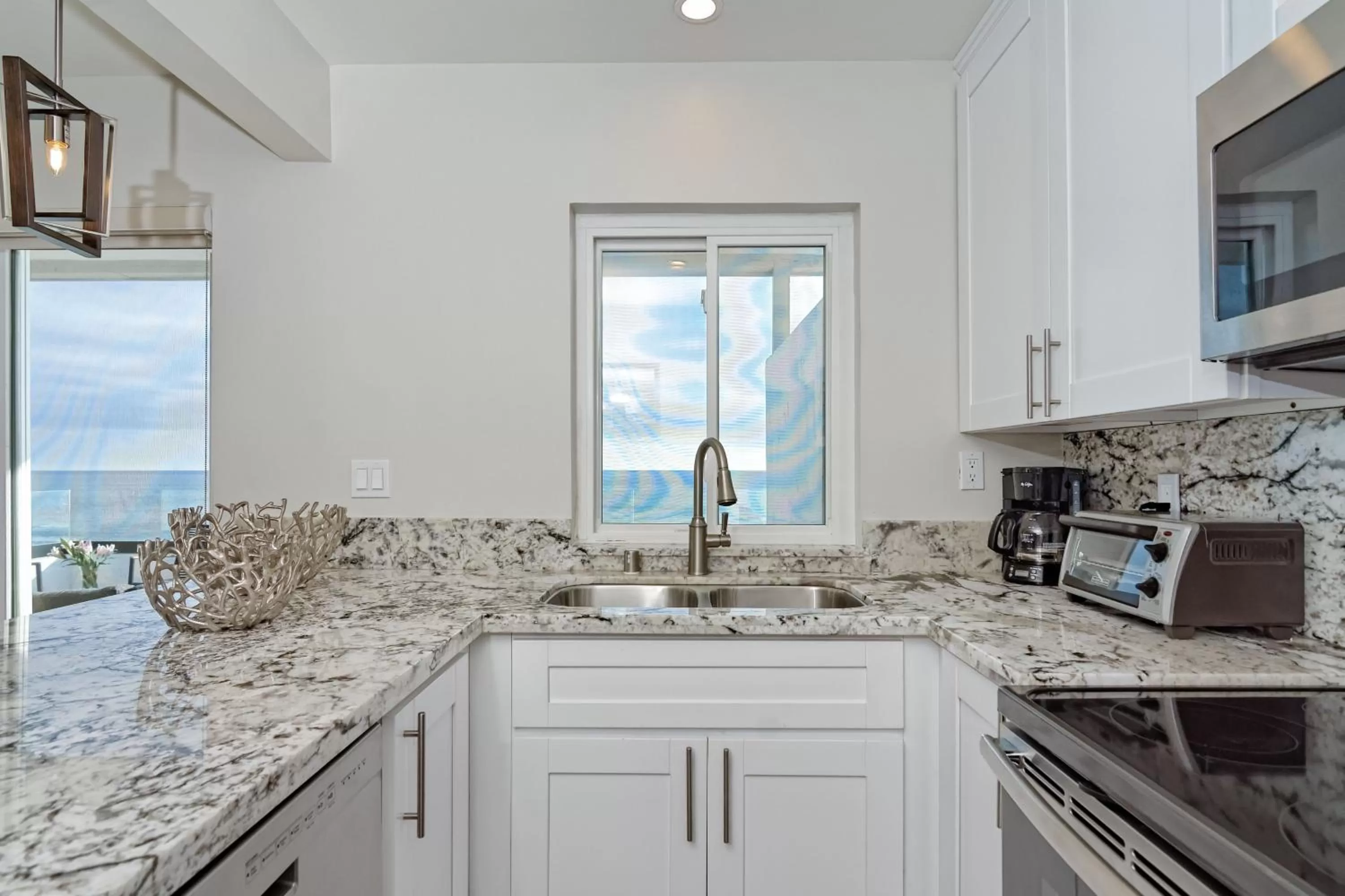 Kitchen or kitchenette in Ocean Villas Beach Front