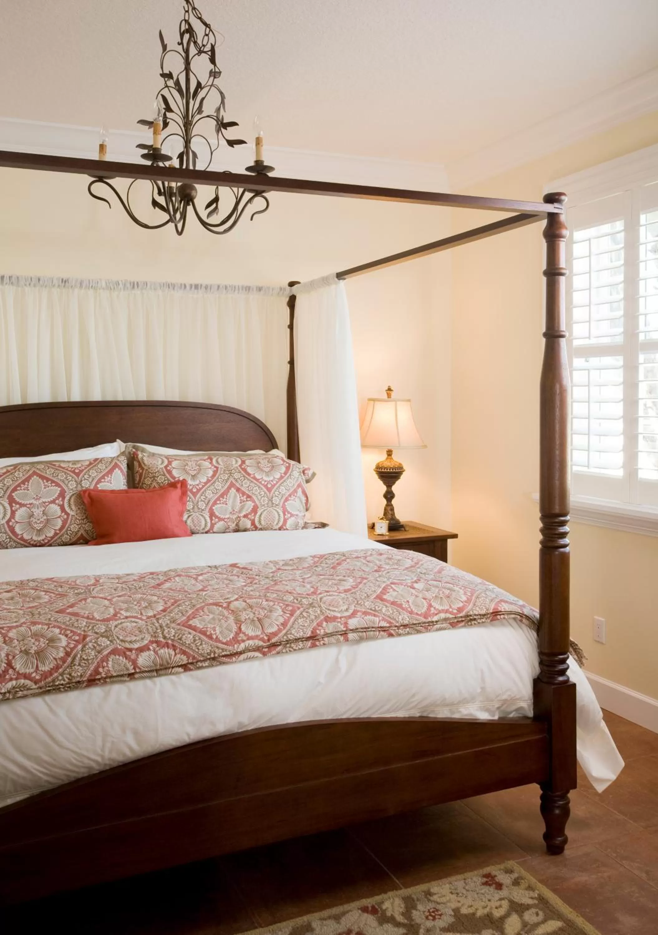 Bed in Port d'Hiver Bed and Breakfast