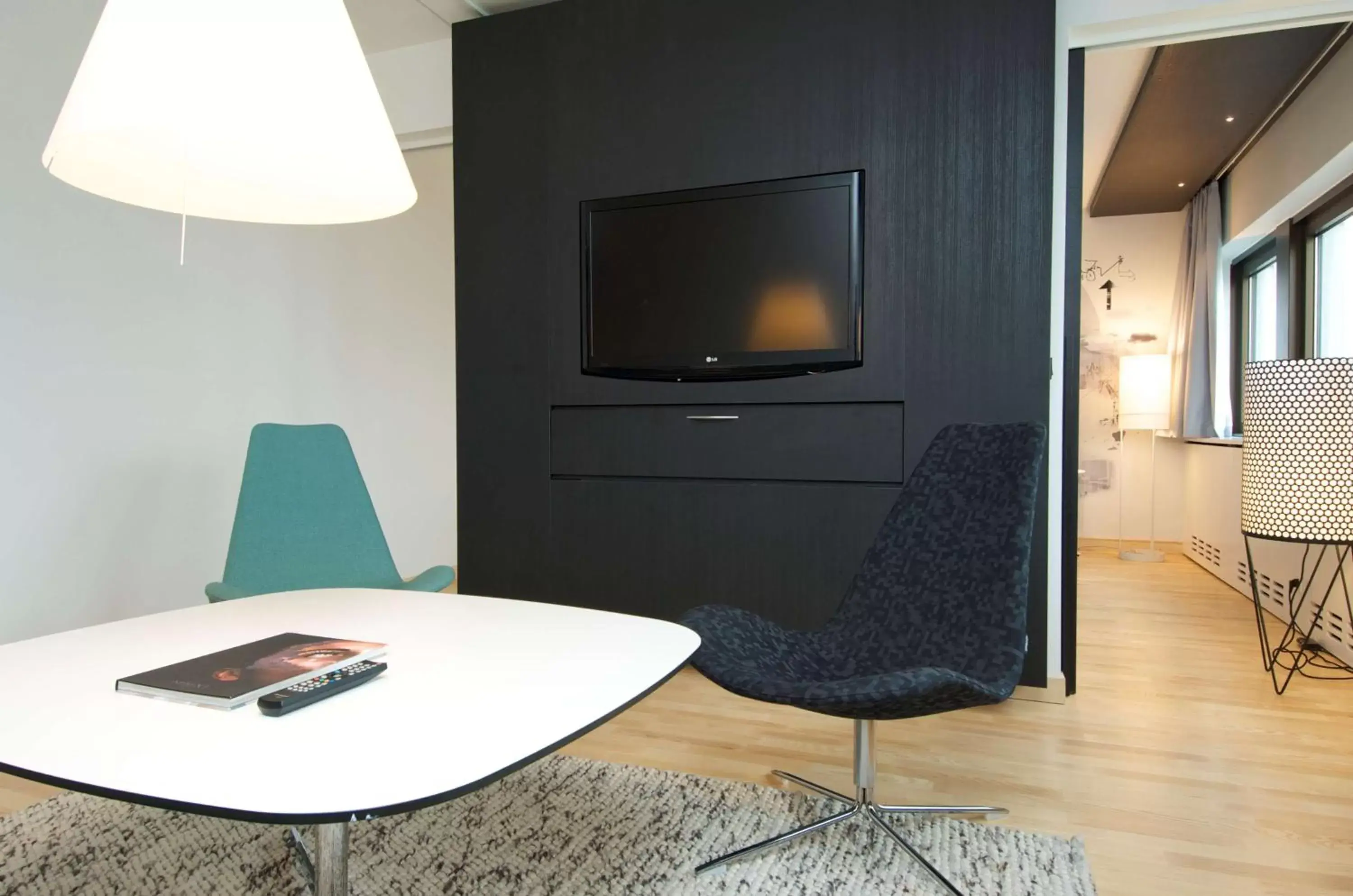 Bedroom, TV/Entertainment Center in Scandic Copenhagen