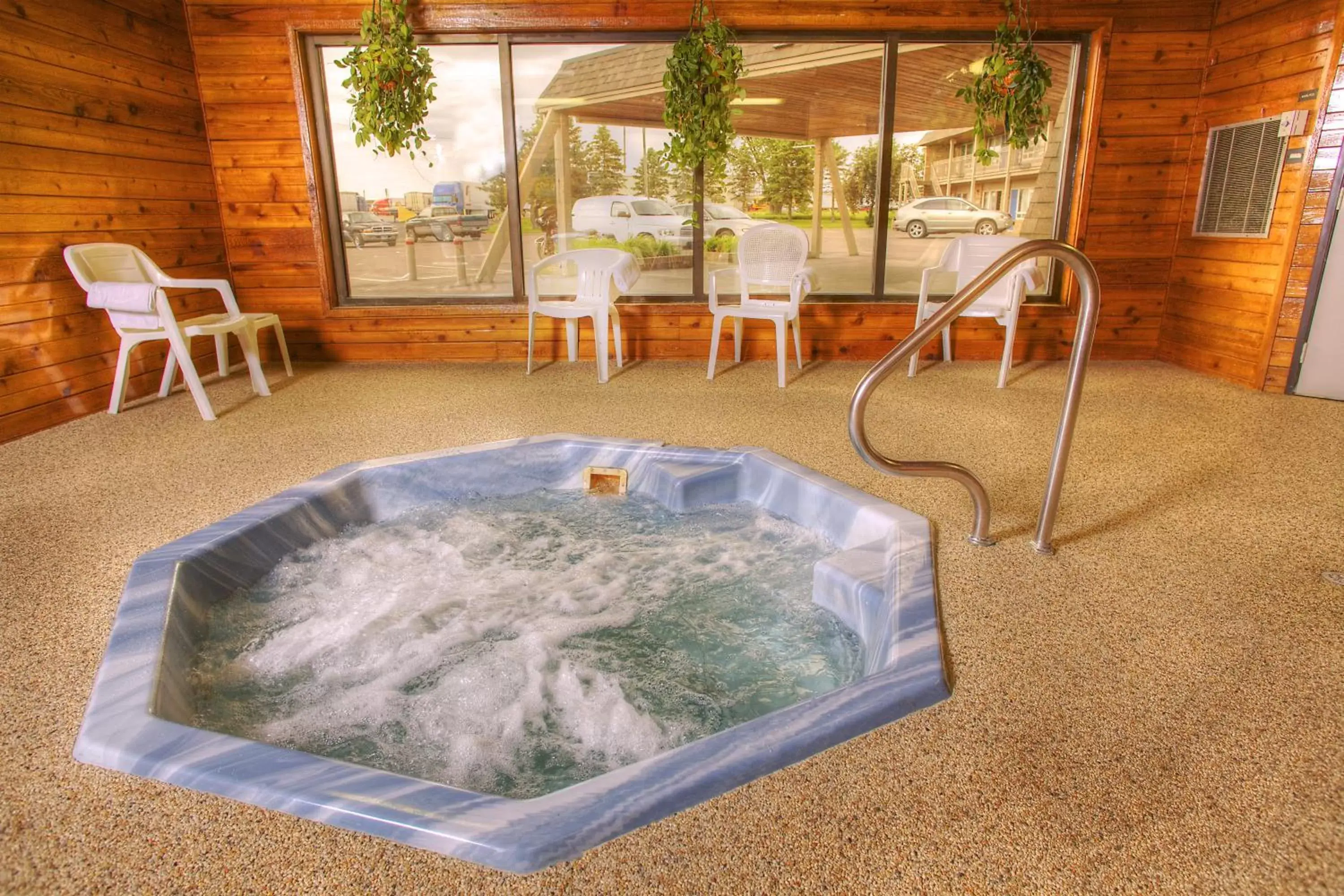 Hot Tub in Thunderbird Lodge