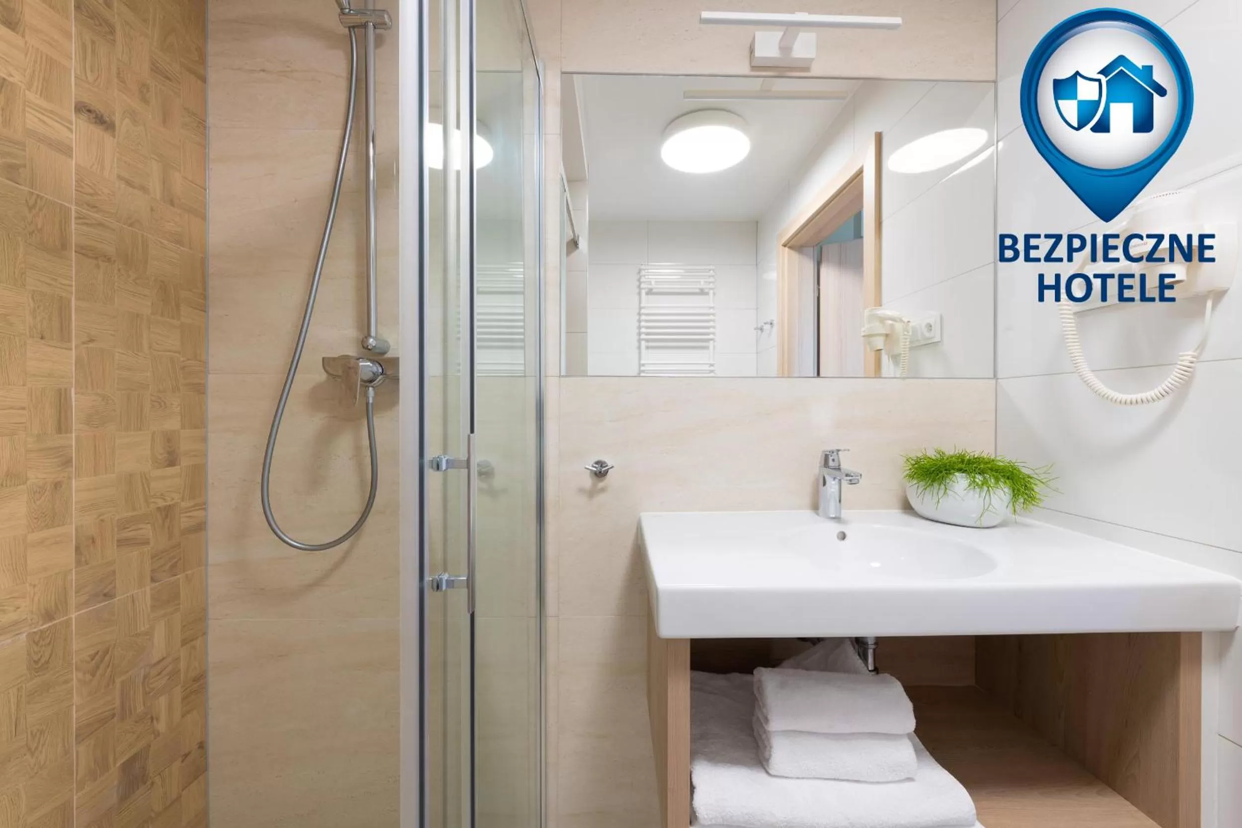 Shower in Blue Marine Mielno