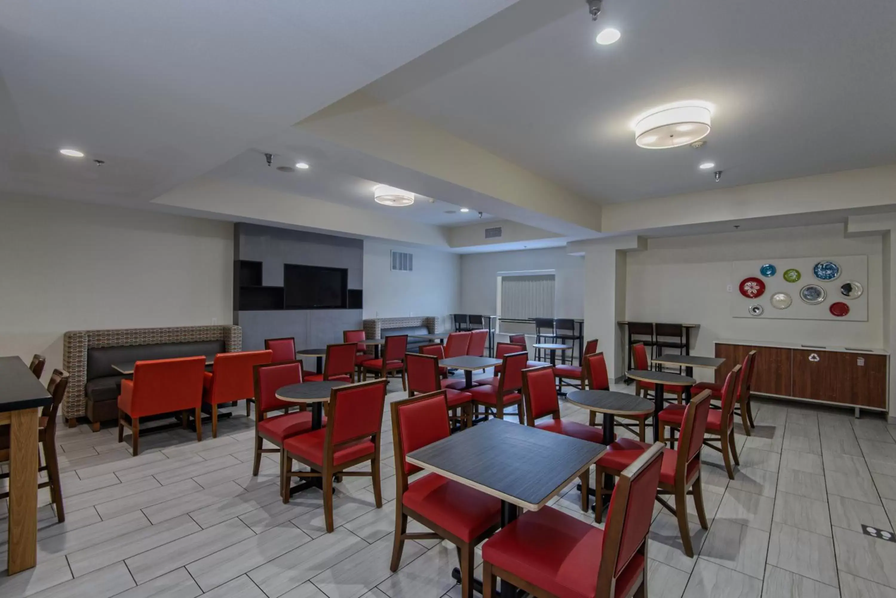 Breakfast, Restaurant/Places to Eat in Holiday Inn Express & Suites Corpus Christi, an IHG Hotel