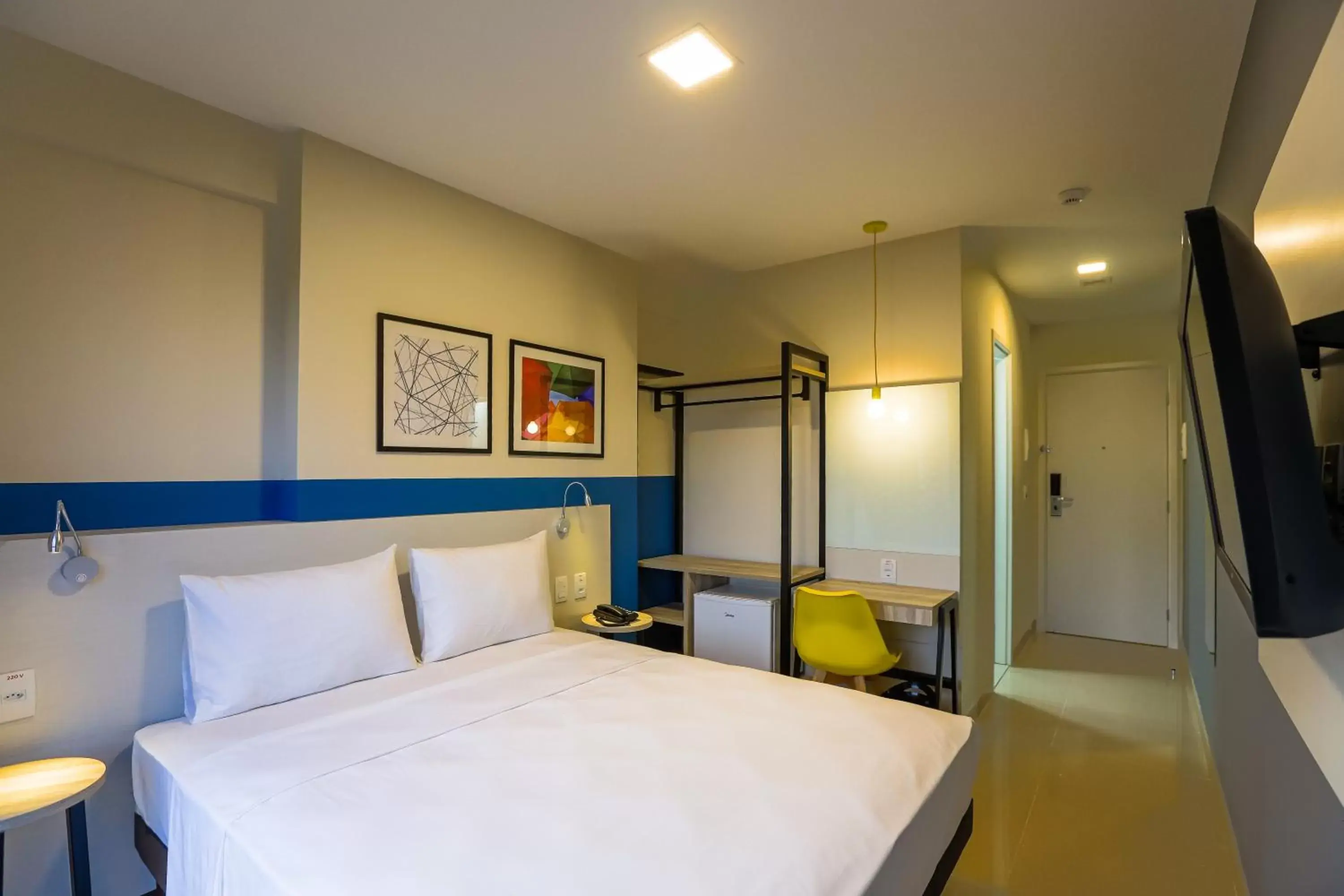 Bedroom, Bed in Transamerica Fit Recife