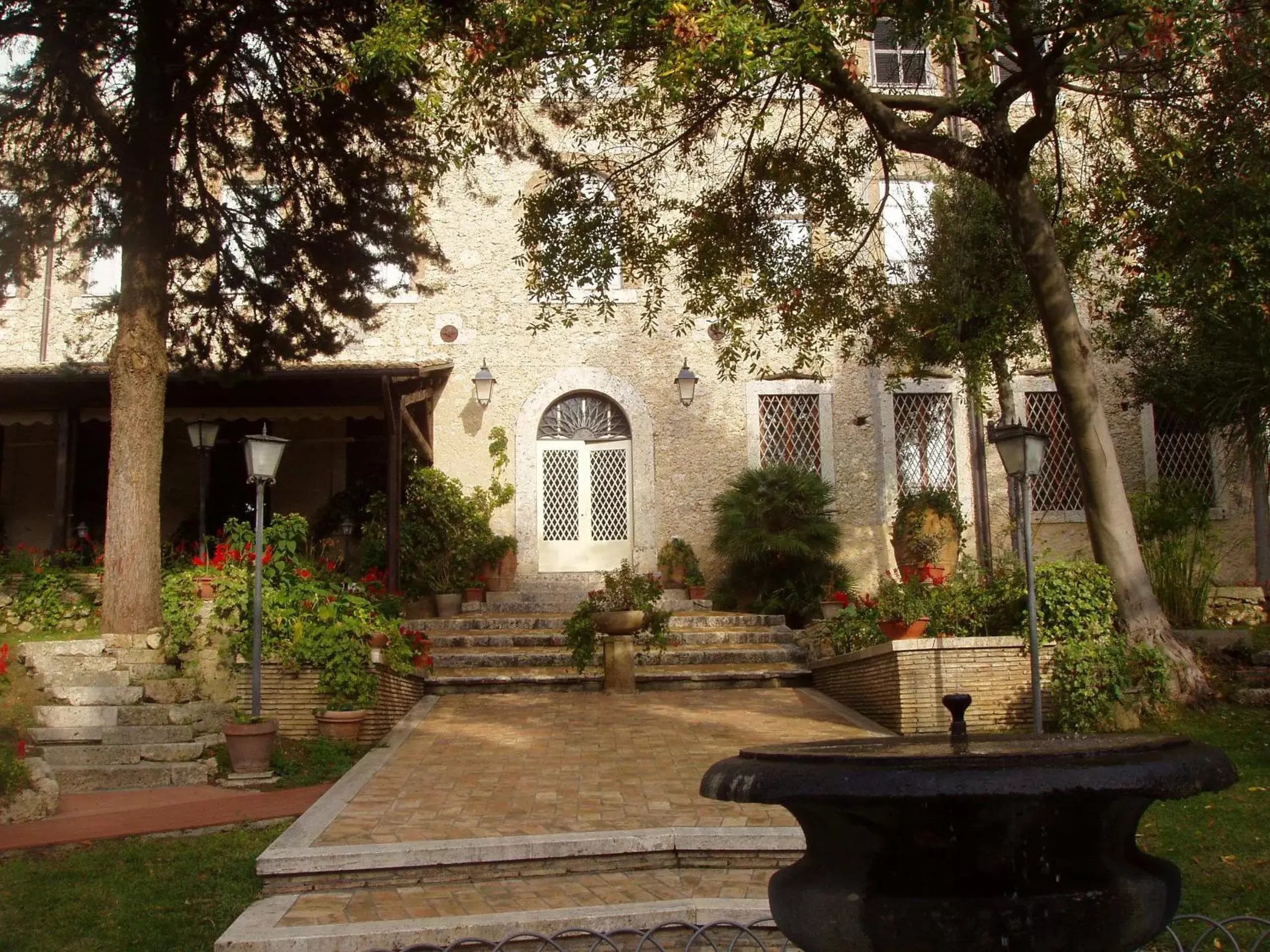 Garden, Property Building in Hotel Il Cavalier D'Arpino