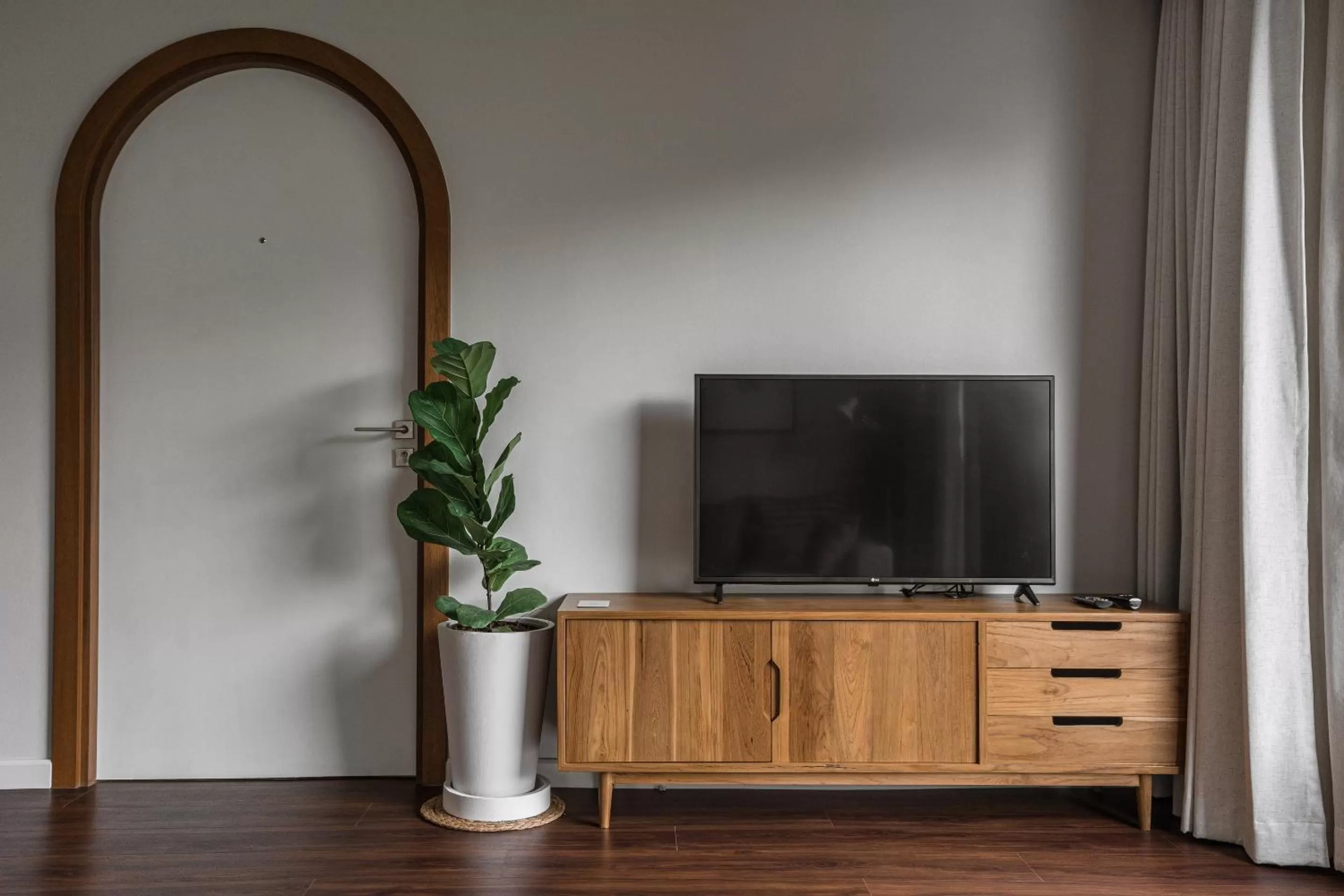 TV and multimedia in The Earth Hotel