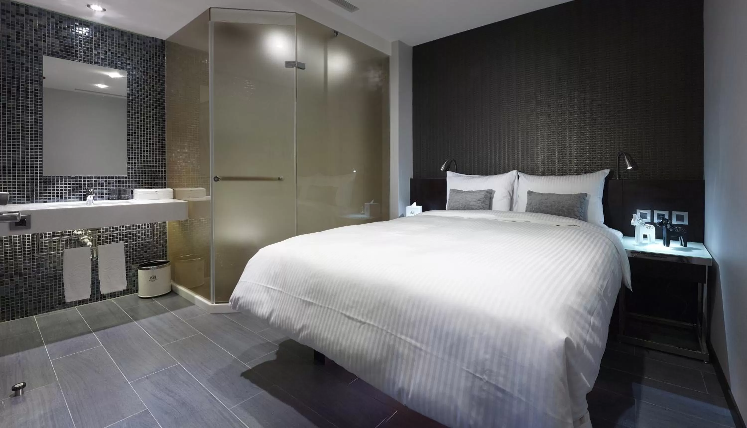 Bedroom, Bed in Beauty Hotels Taipei - Hotel B6