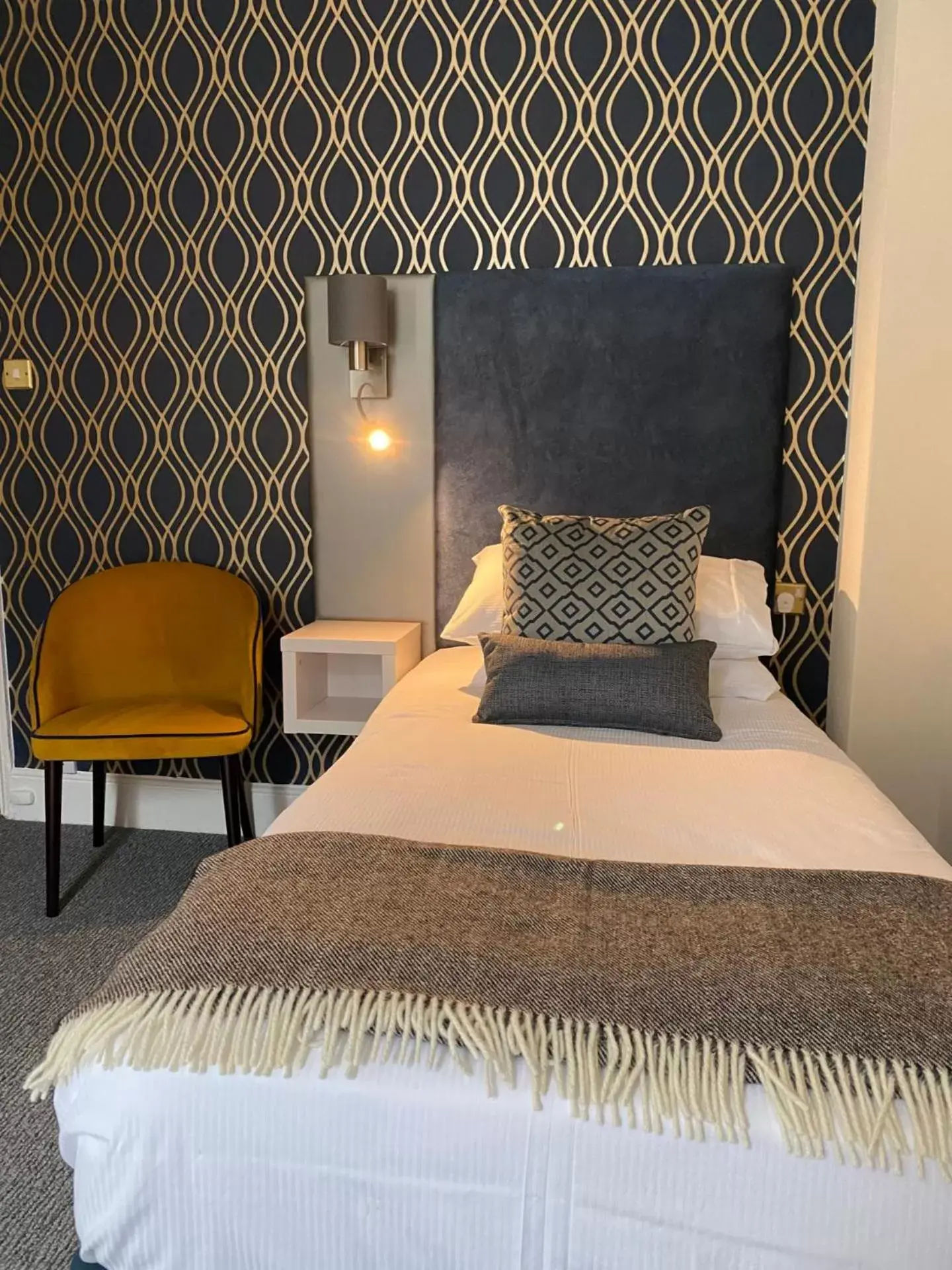 Single Room in Royal Sportsman Hotel Single Room in Royal Sportsman Hotel